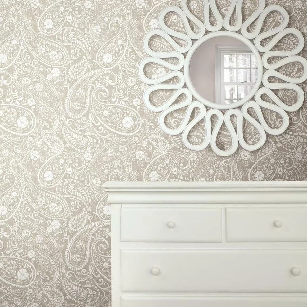 Sleek Wallpaper with Removable, Safe for painted walls, Paisley Prince Peel and Stick - Vinyl Beige Model 26ECFA