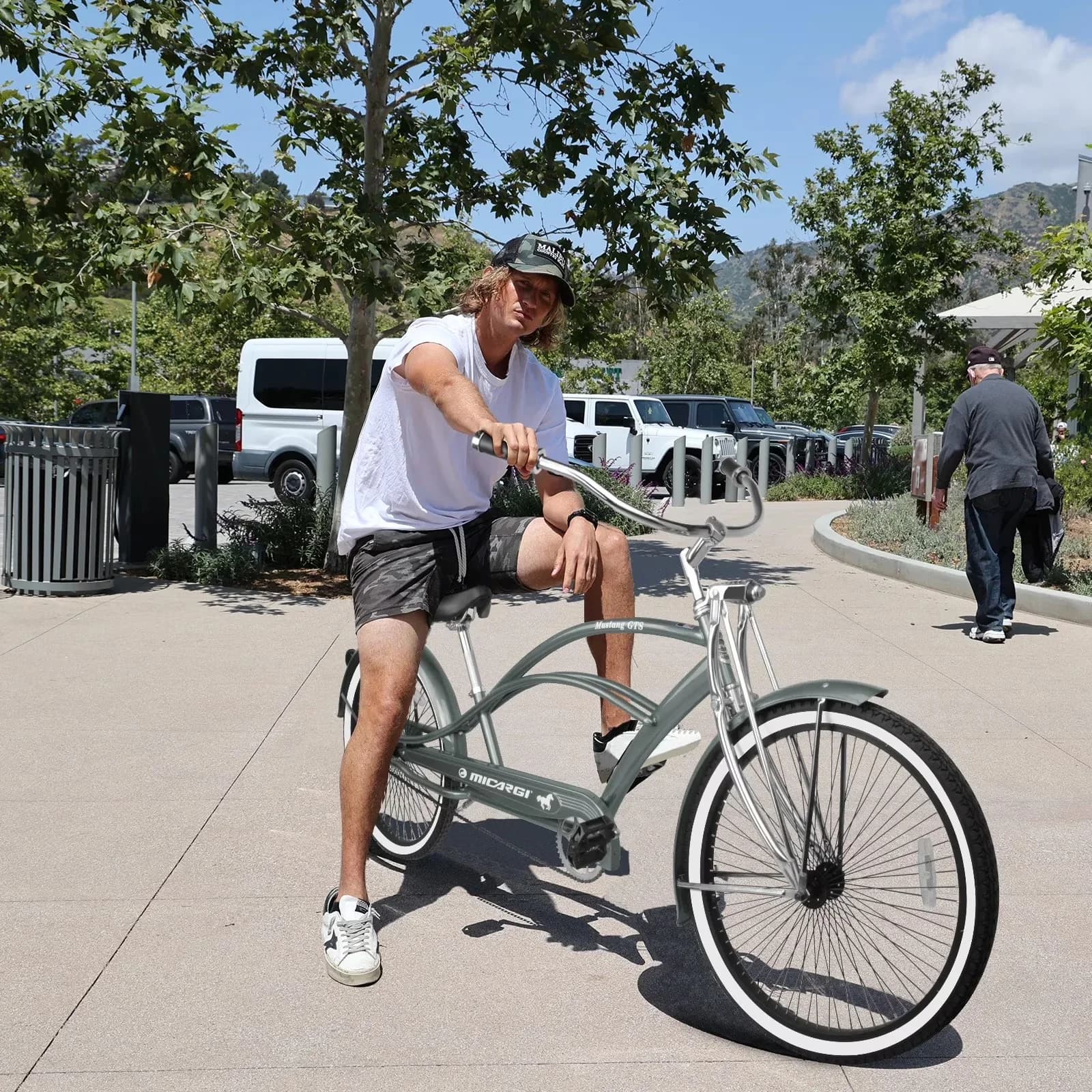 Modern Cruiser Bike with 35 lbs, Frame: Durable Steel Frame in Red, Handlebar: Chrome Handlebar - Red Model 2DBCF5