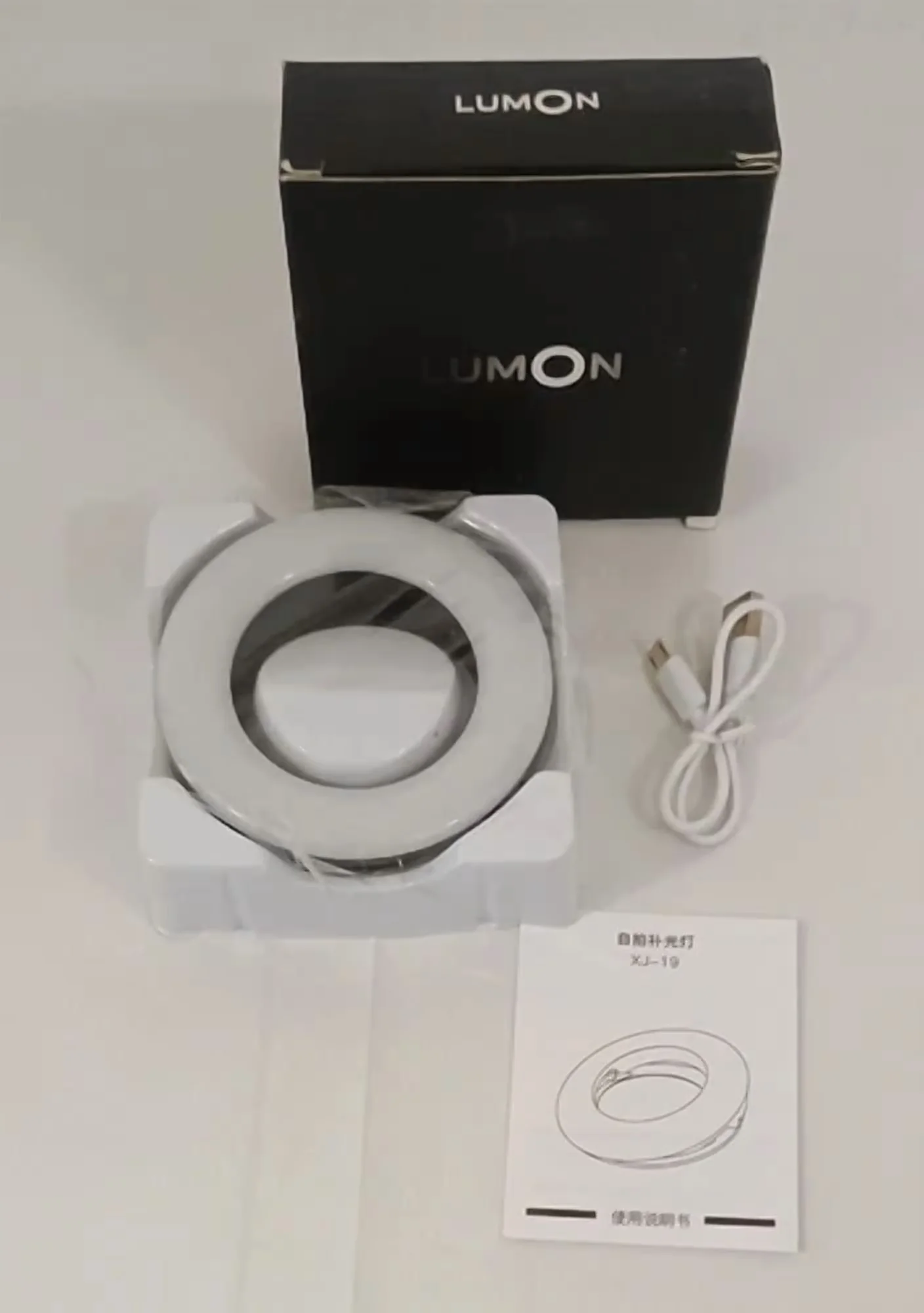 Novelty Light Versatile with LED, Battery - Black 3200K-6500K - Commercial Quality Model 2E91F1