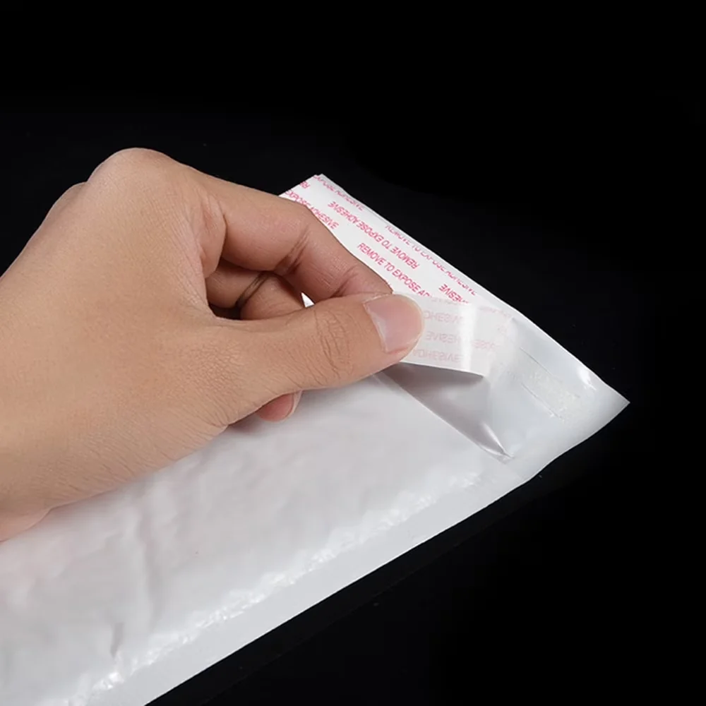 Reliable Moving with Specifications:, Type: Poly Bubble Mailers - White Model 9479D7