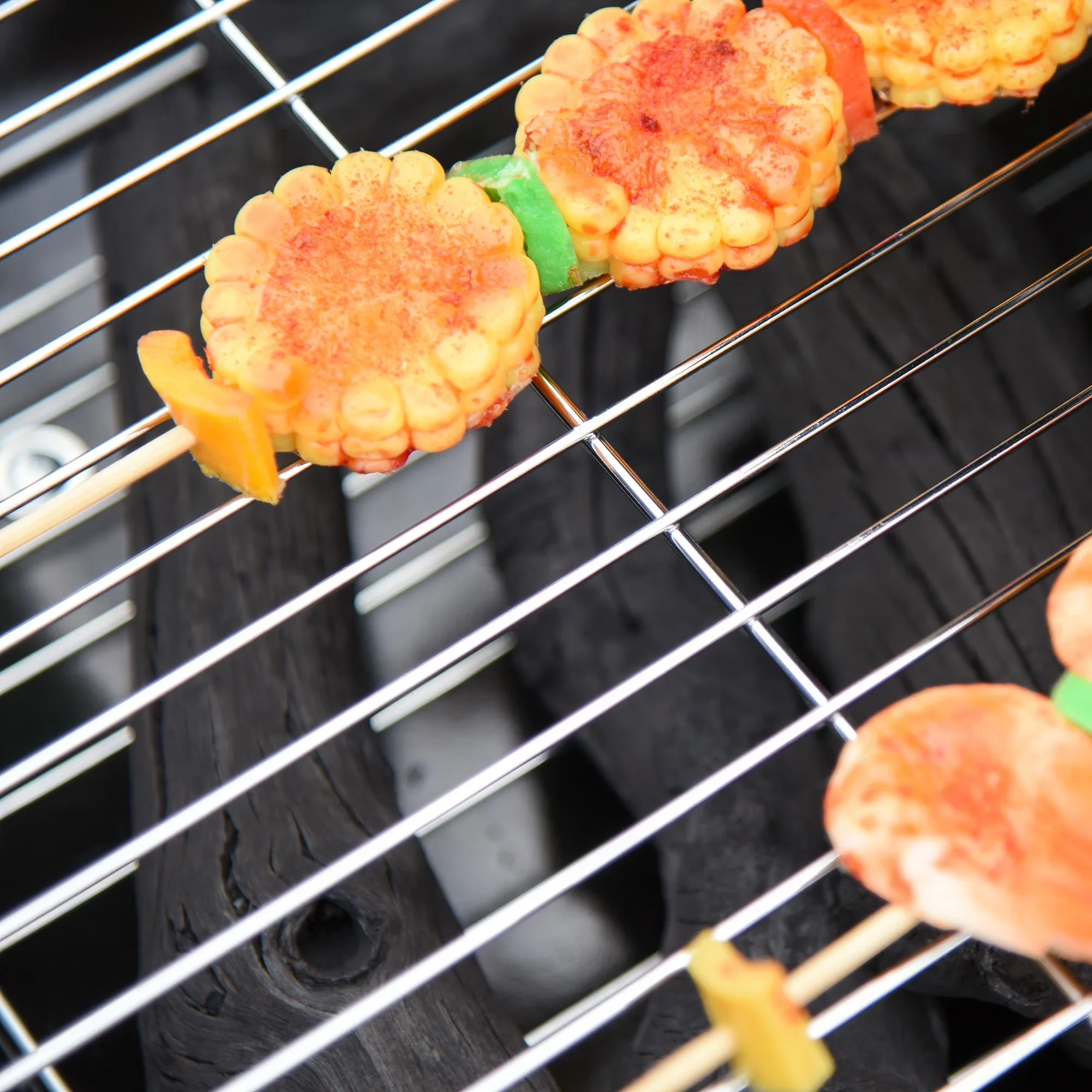 Reliable Flat Top Grill with Warming Rack, Portable, 21" Portable Charcoal BBQ & Smoker - Steel Black Model 6BEE57