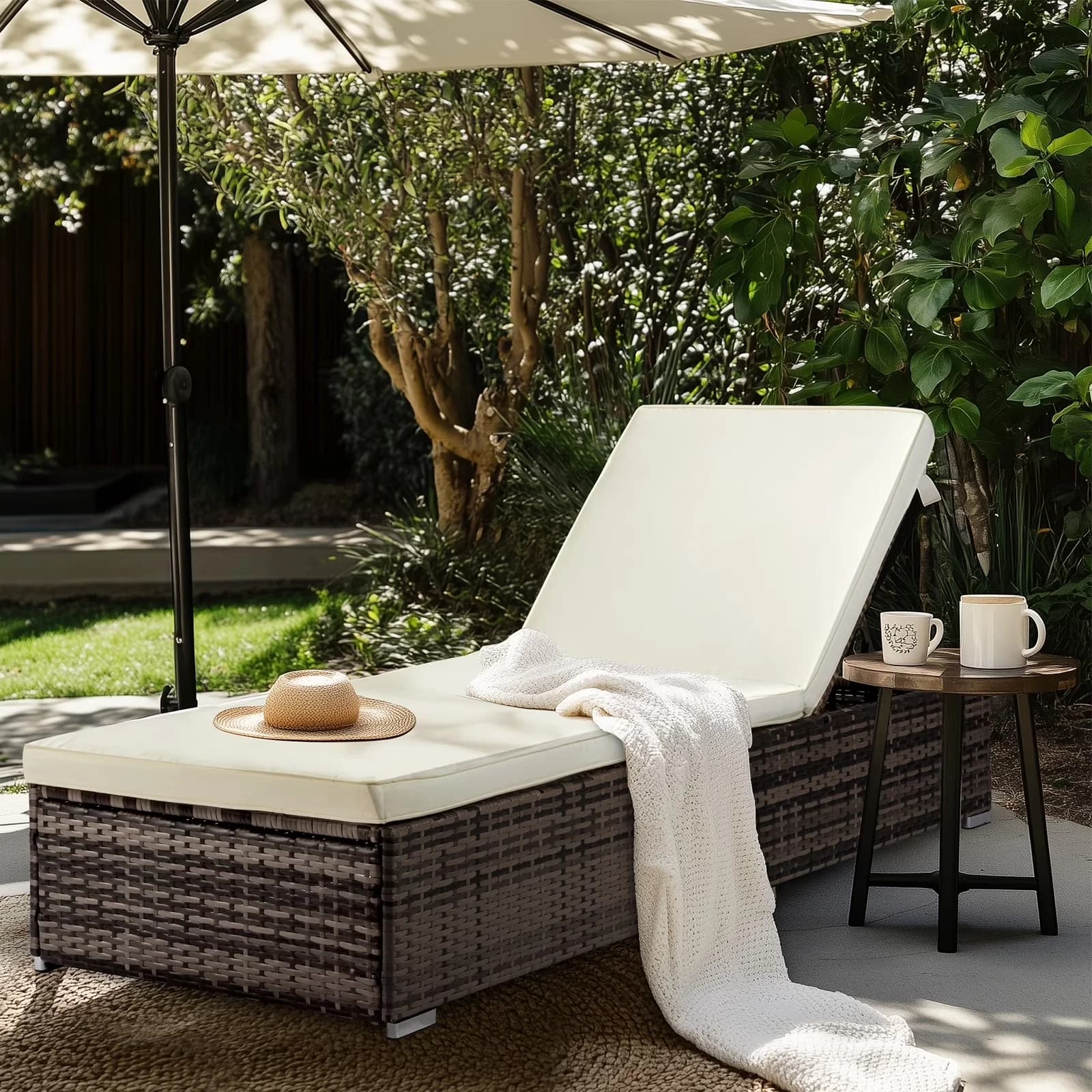 Professional Patio Chair with Adjustable, Outdoor Wicker Chaise - Beige Plastic for Indoor, Outdoor Model 5D5F9D