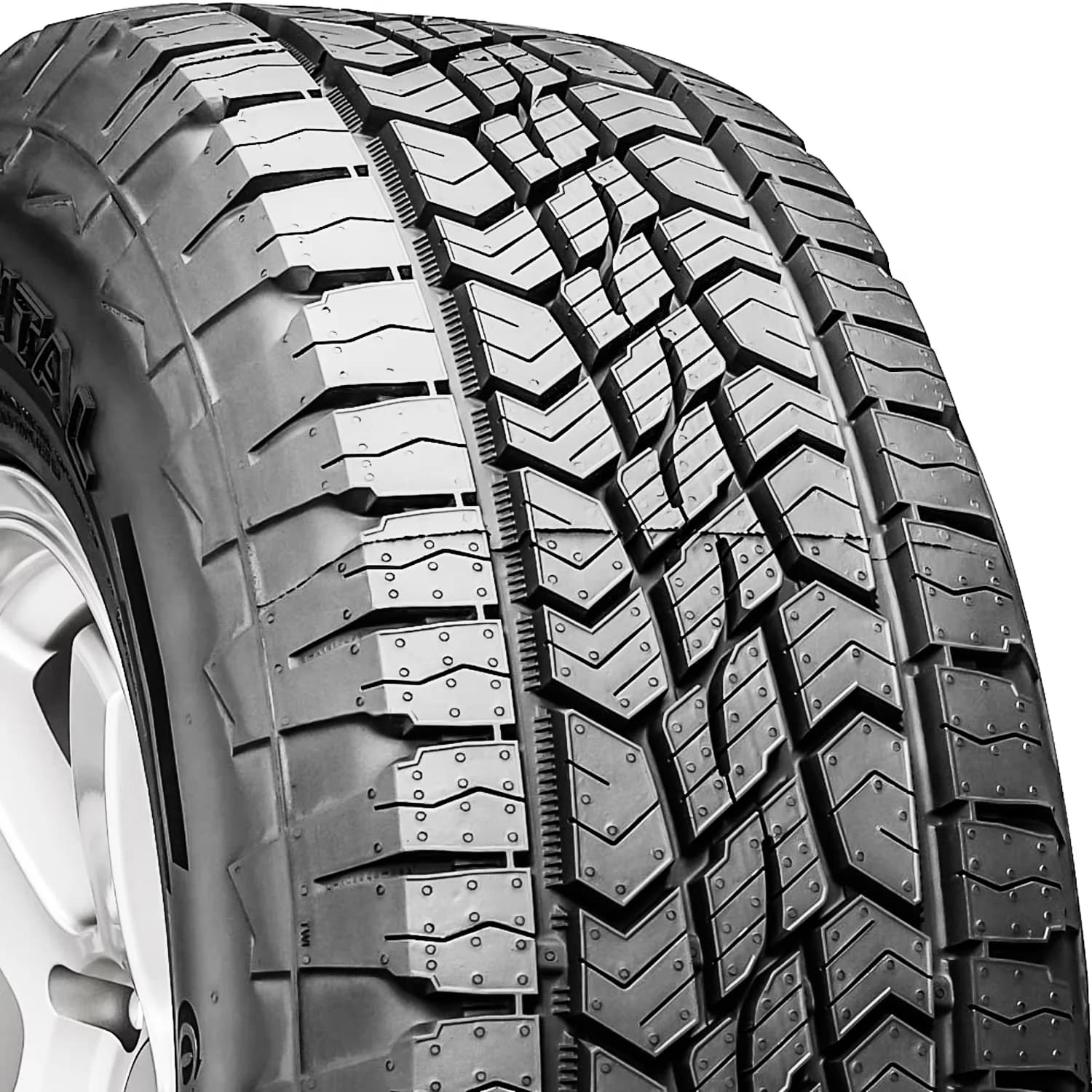 Premium Truck Tire with Size: 245 60R18, Load Range: SL, Car Type: Truck/SUV - Model EDC4B7