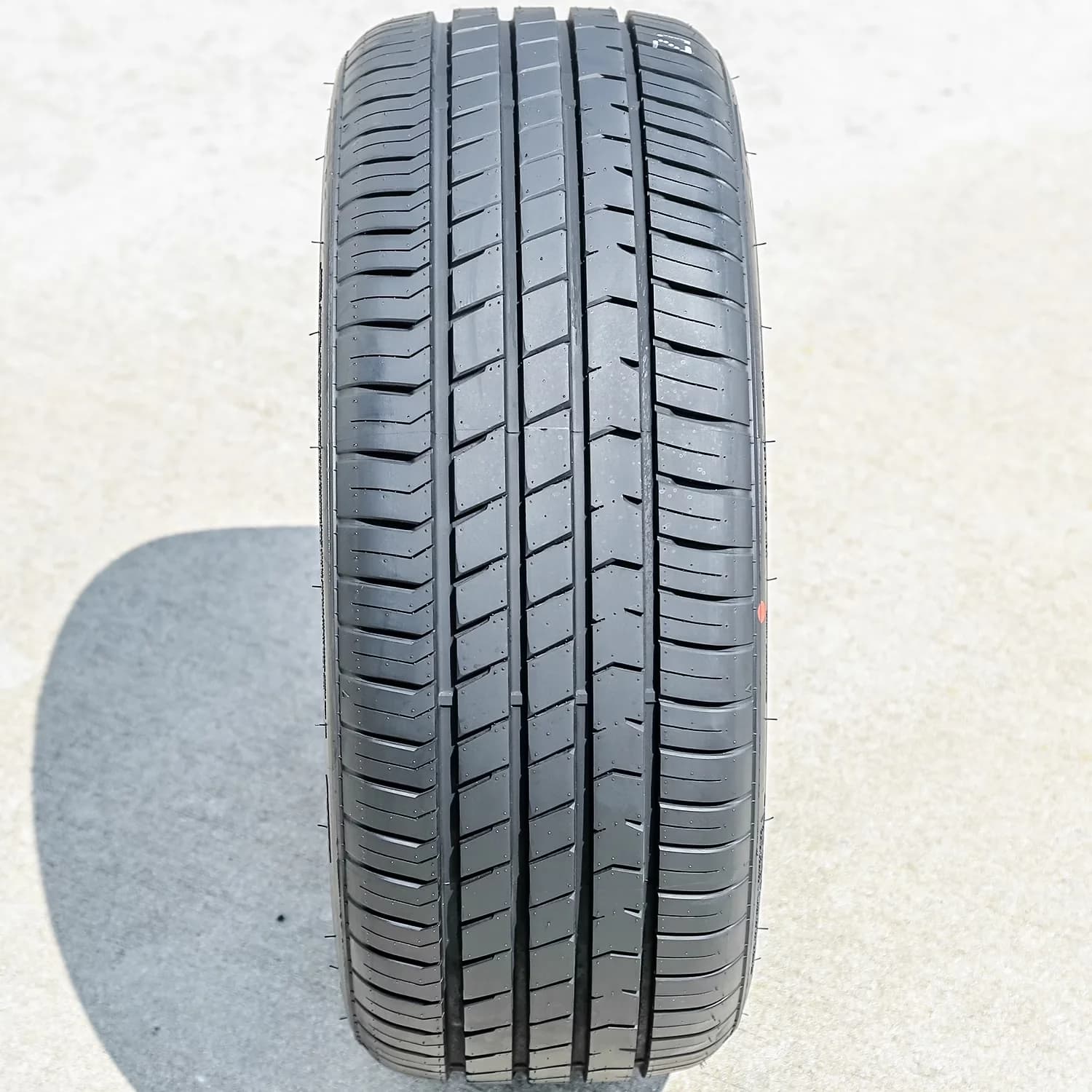 Durable Car Tire with 103W, Xsport-86 245/ 103W - 45R20XL - Low Maintenance Model 7CC964