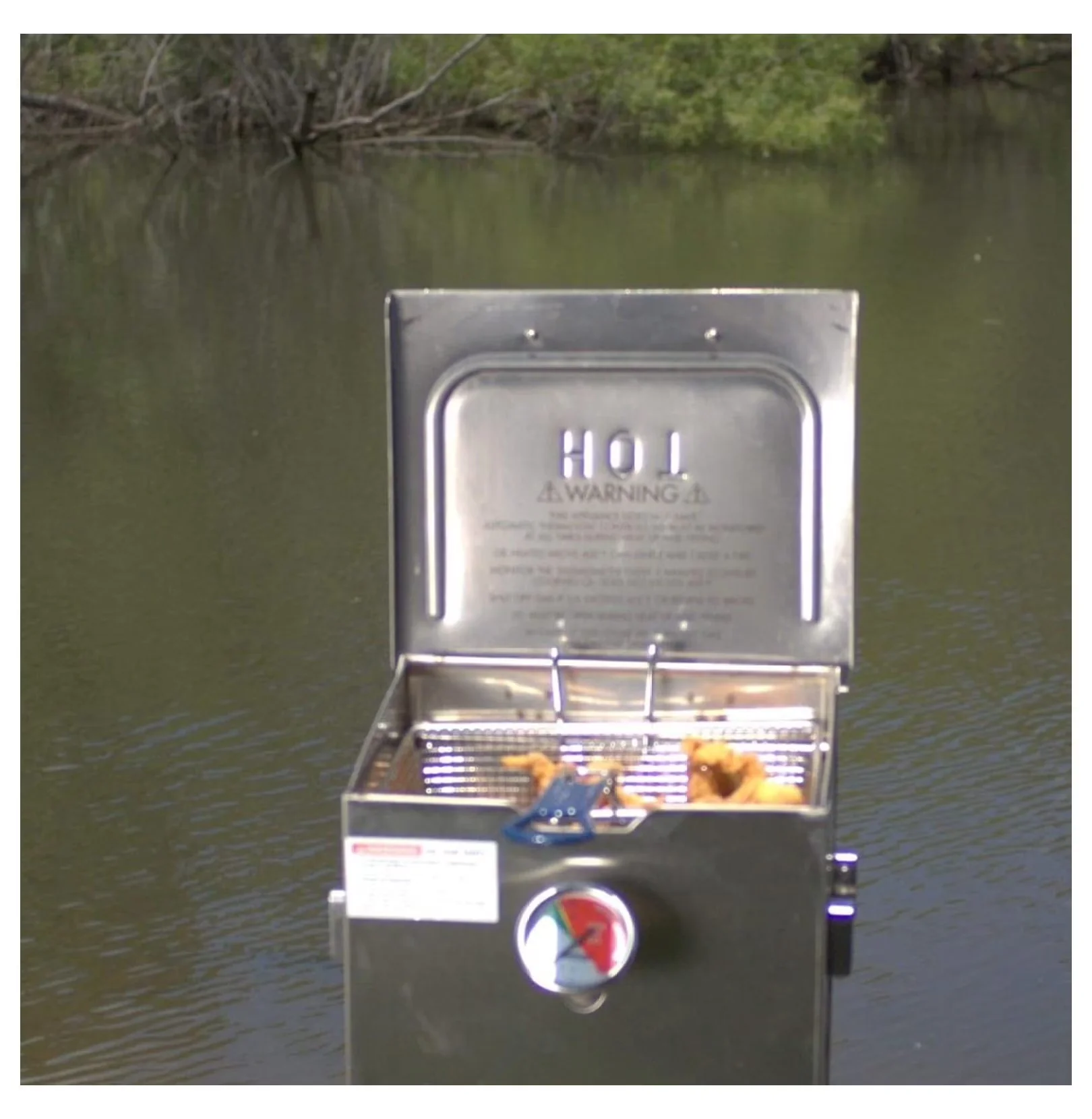 Efficient Outdoor Fryer with Basket size: 7.5-in x 11-in x 3.5-in, Cool Touch Handle - Stainless Model A4D3AD