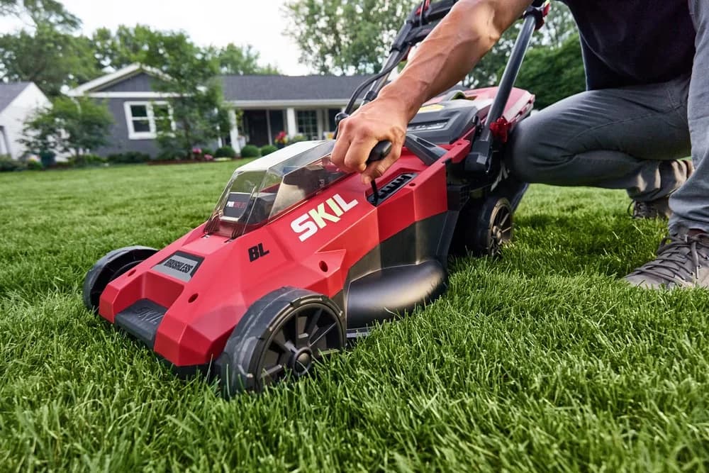 Push Mower Reliable with Battery, 20V, PWR CORE 20V 18-Inch Cordless Lawn - Red Model E73B79