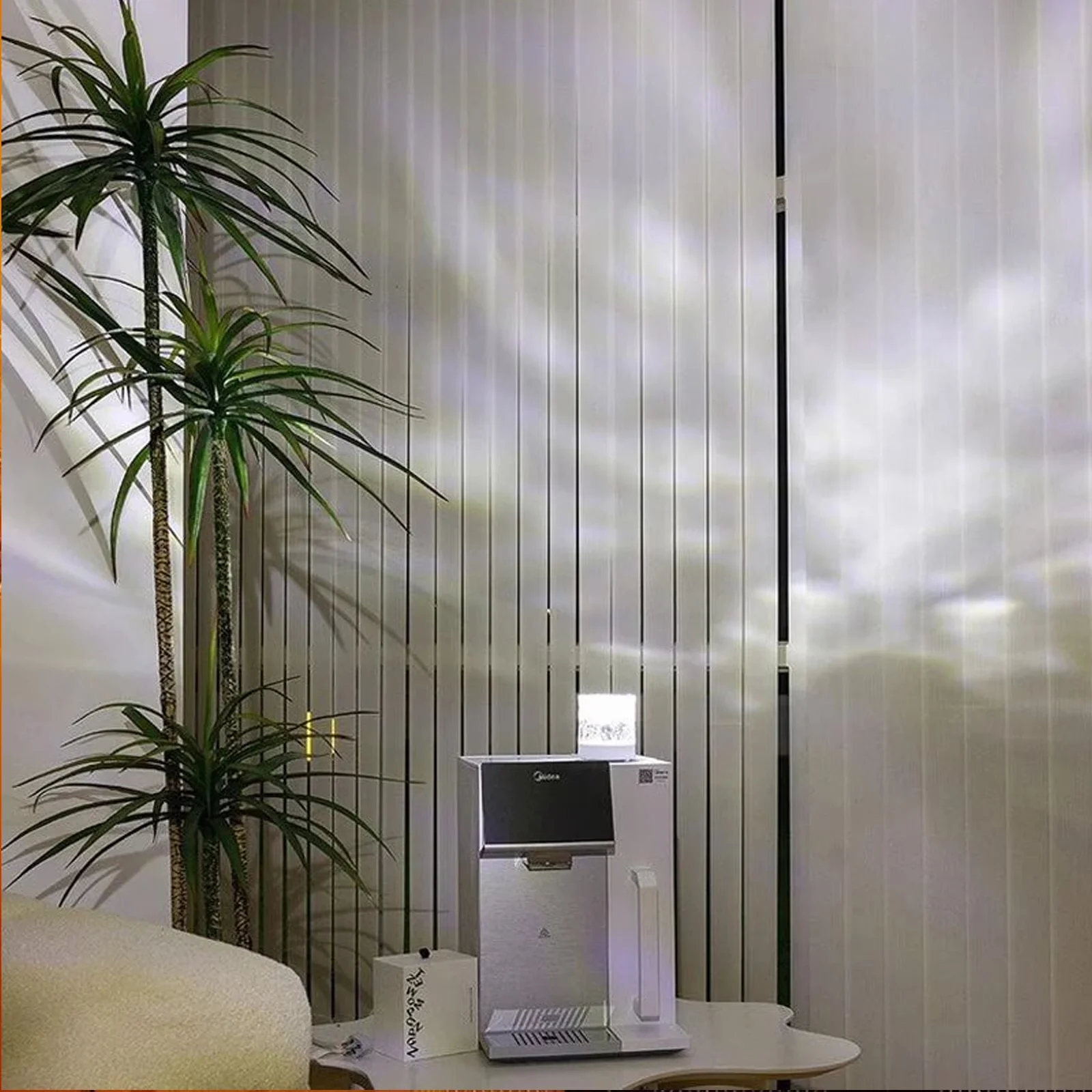 Efficient Lamp with LED, Battery, Contemporary - Multicolor Rotating - Standard Series Model 055686