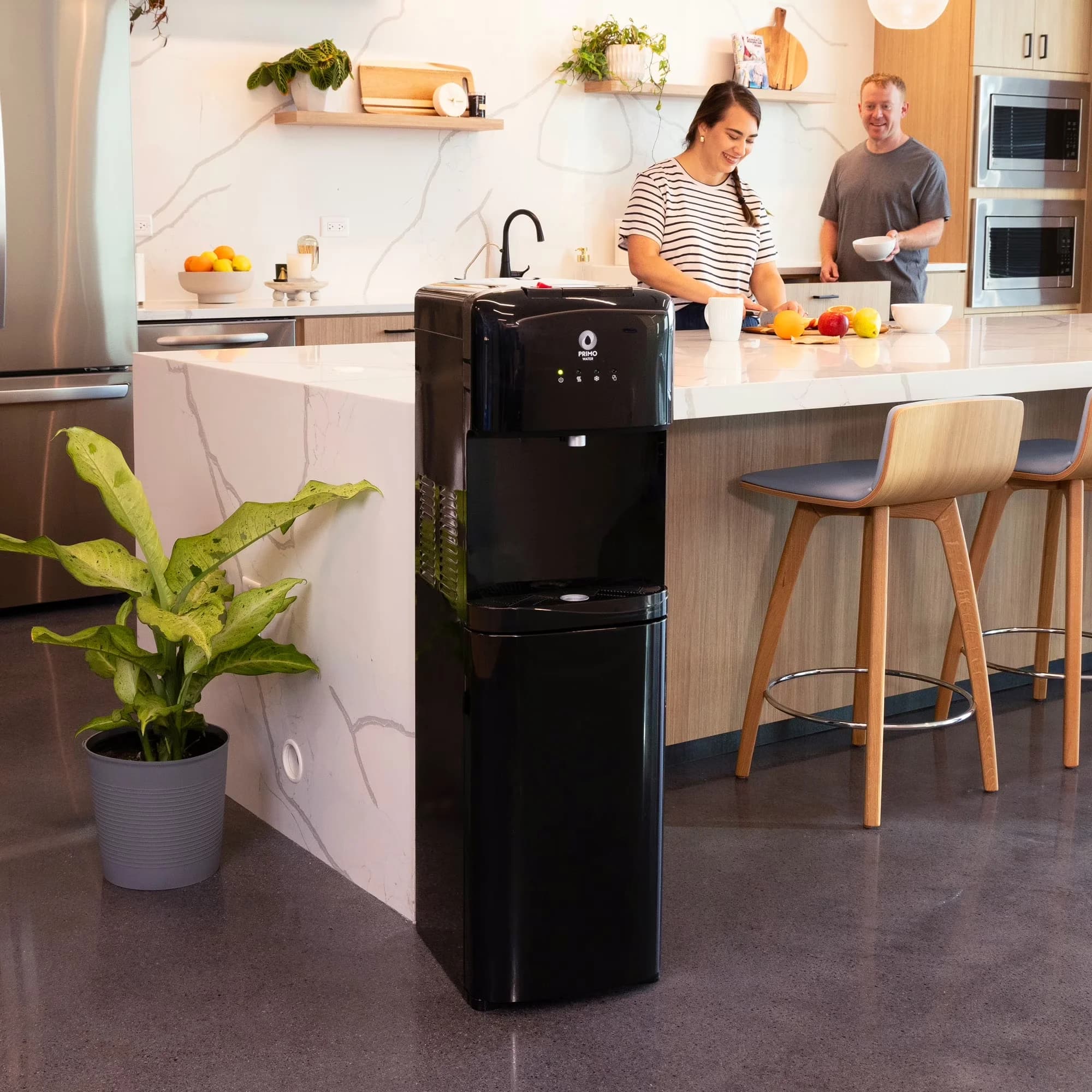 Water Filtration Modern with Child Safely Lock - Plastic Black Bottom - Rustic Charm Model FB710C
