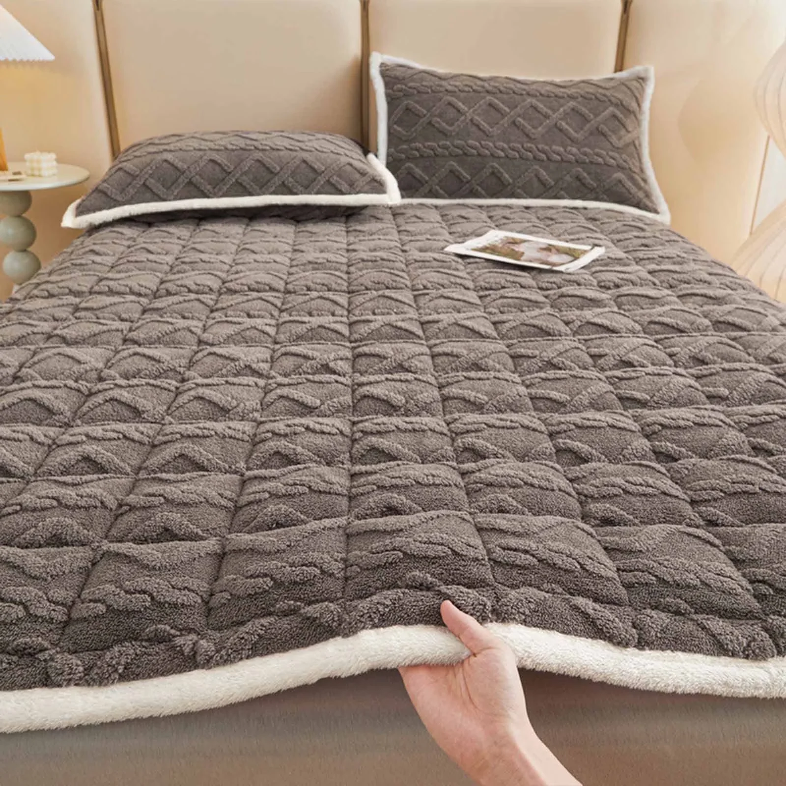 Efficient Mattresses Accessory with Breathable Construction, 2025 New Winter Warm Tatami Mat - Polyester Gray Model F61B73