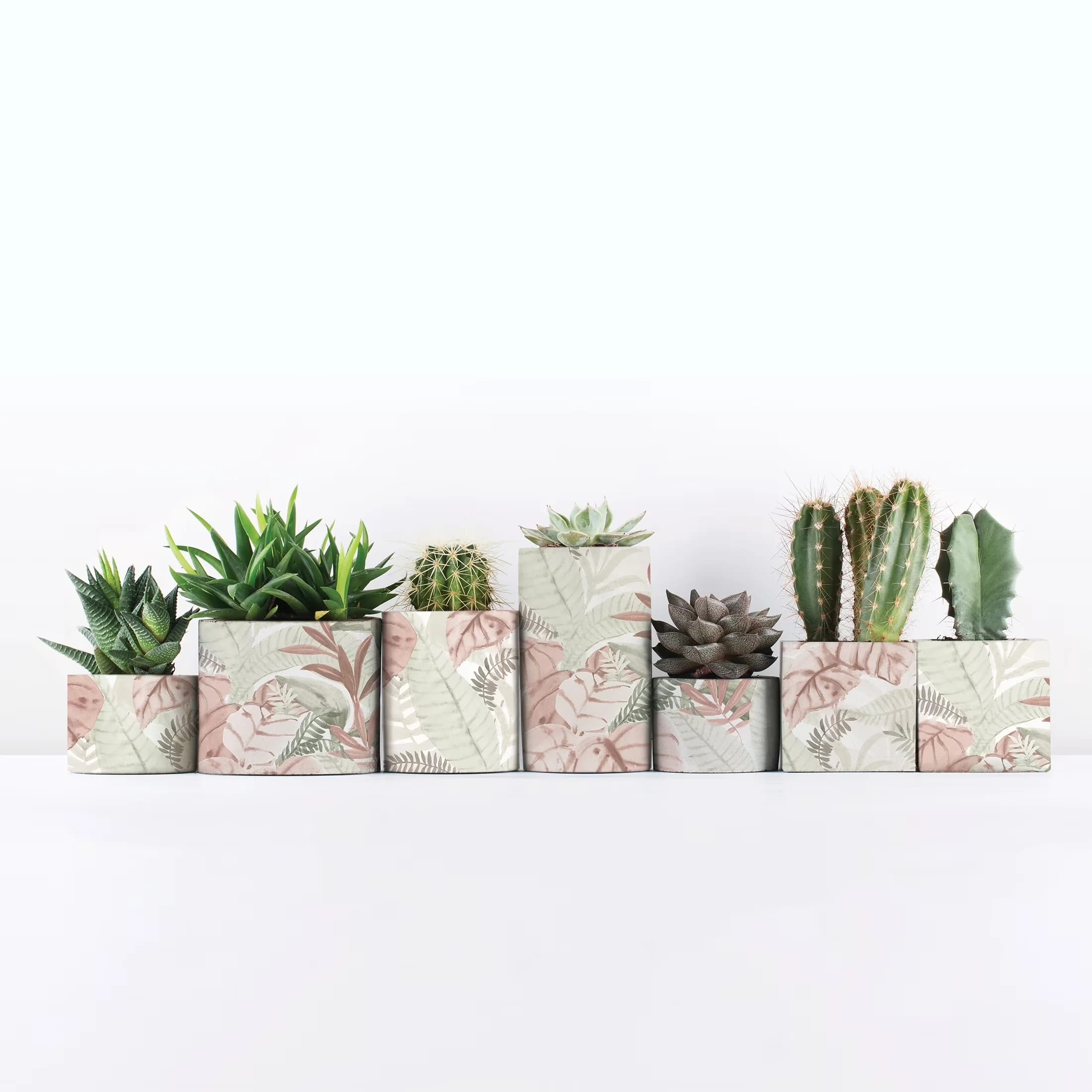 Classic Wallpaper with Removable, Peel and Stick 13.35 Sq. Ft - Vinyl Pink Model 13FD3E