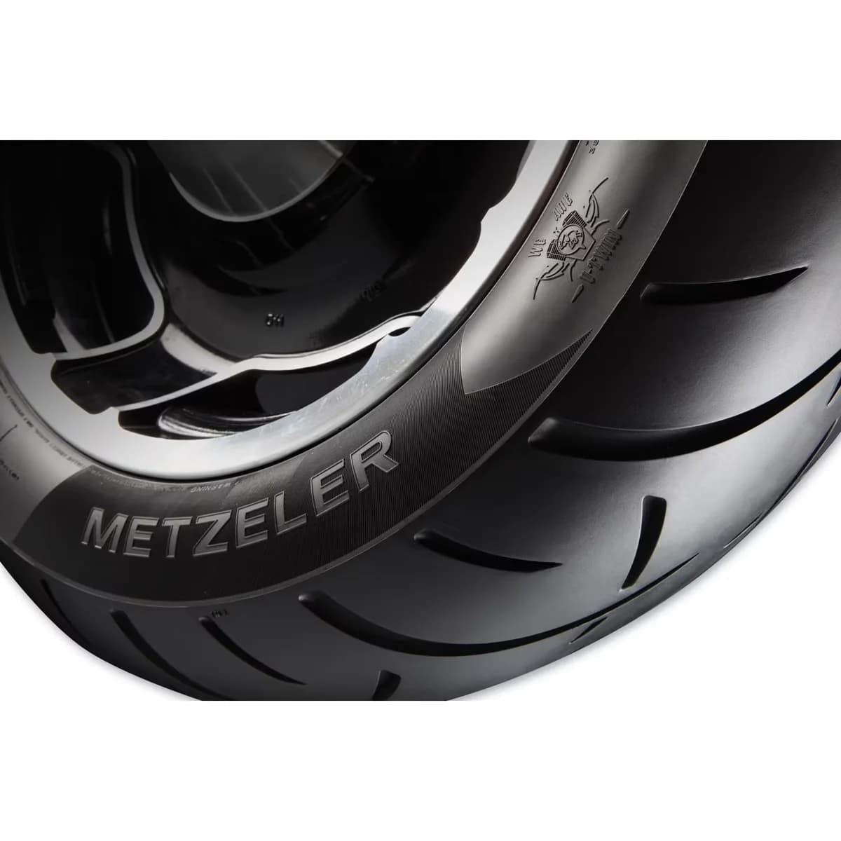 Professional Motorcycle Tire with Smooth - Black Wall 70B-21 for General Purpose Model BD49D3