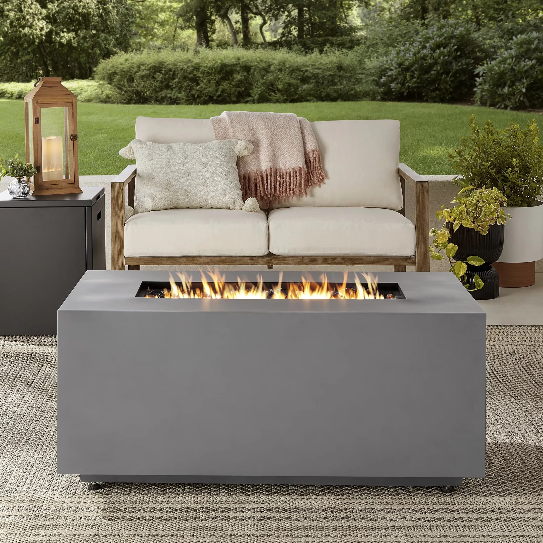Innovative Outdoor Heating with 50000 BTU, Adjustable Flame, 50000 BTU Concrete Finish - Steel Model FFD877