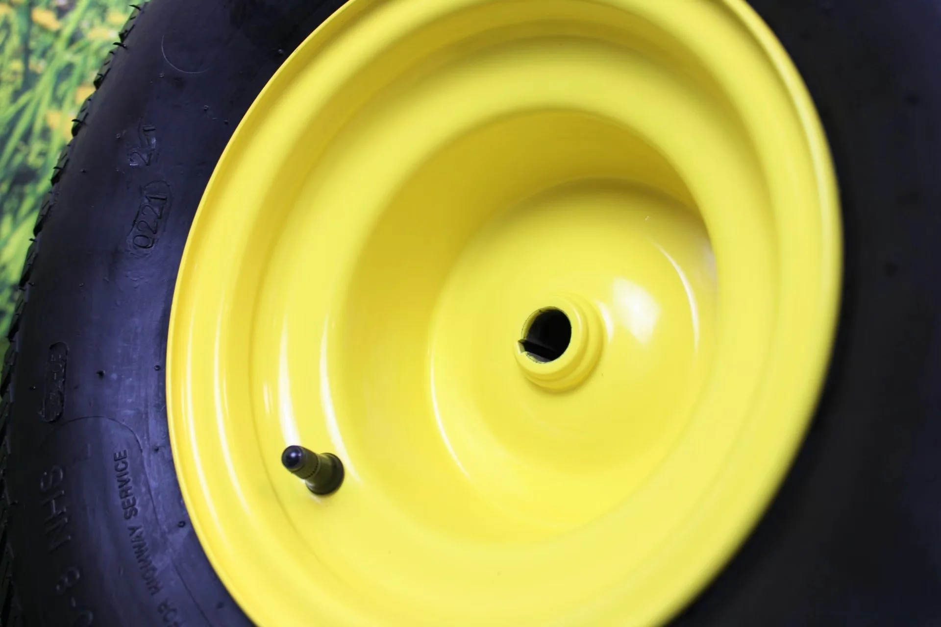 Classic Lawn Mower Tire with 4 Ply, Tubeless, Non-Directional, Tire size:20x10.00-8 for Garden - Model 5B18B5