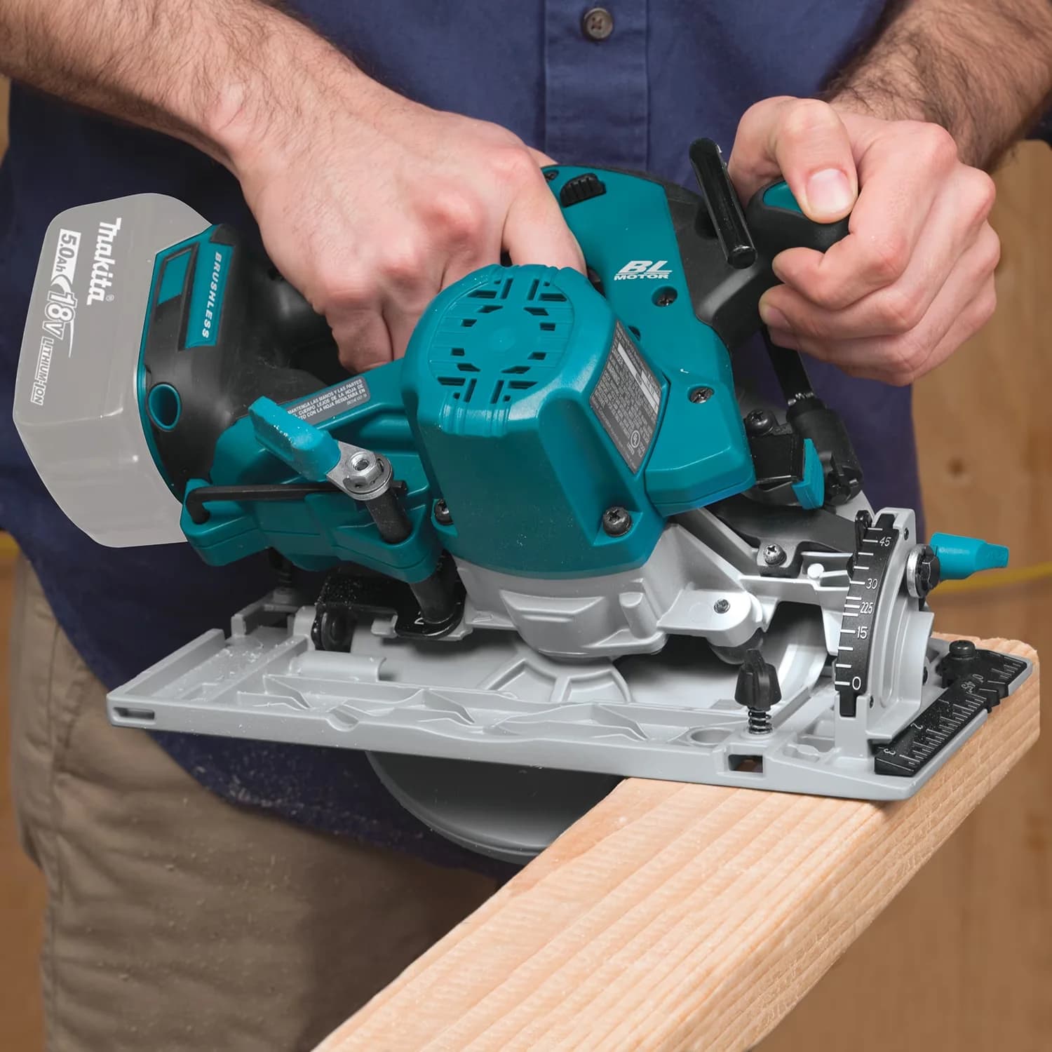Power Saw Classic with Battery, LED, 18V - Long-Lasting Performance Model 662AC1