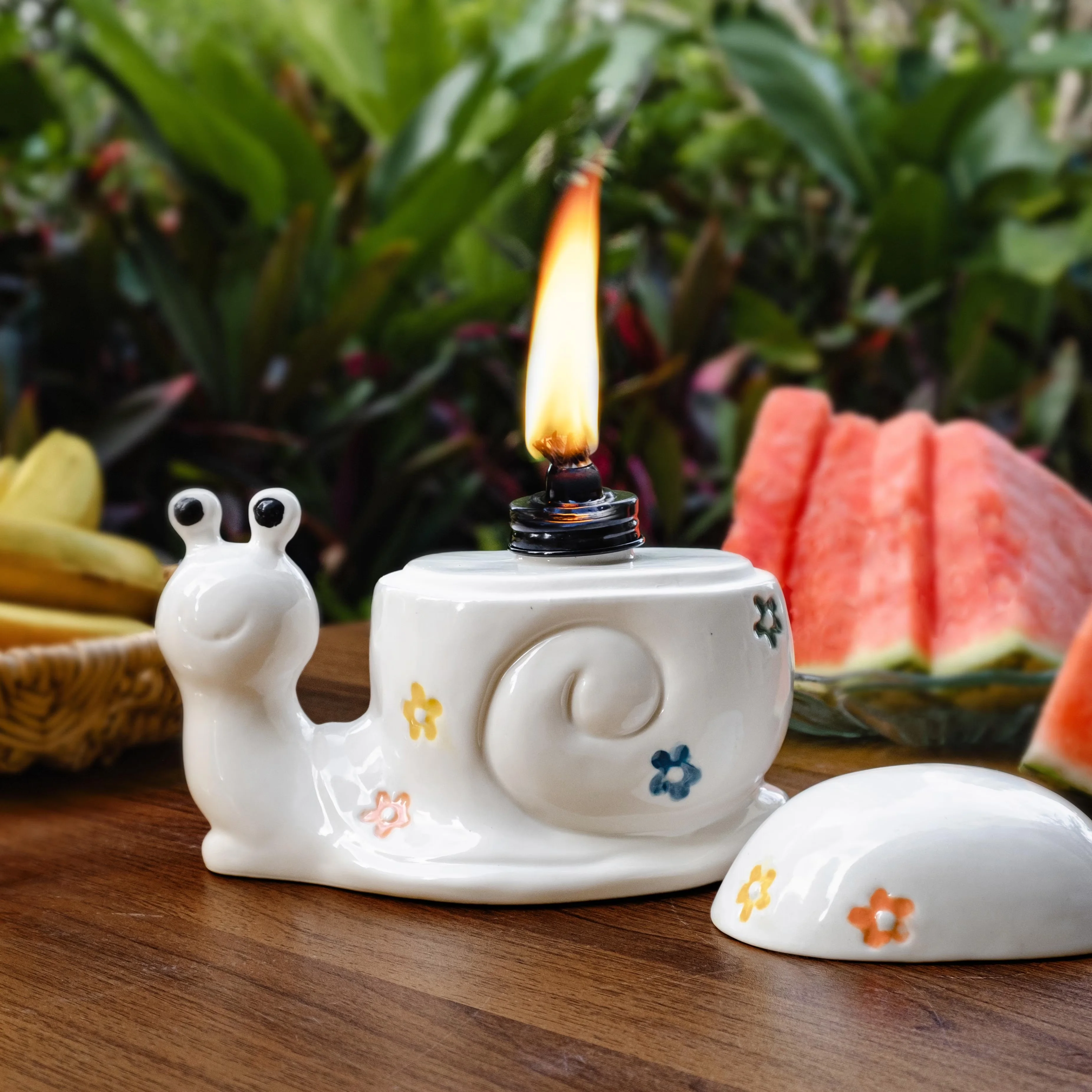 Essential Outdoor Heating with Stable Ceramic Snail Based, Ceramic Snail Flame Torch, Fiber glass wicker - White Ceramic Model 38A8BF