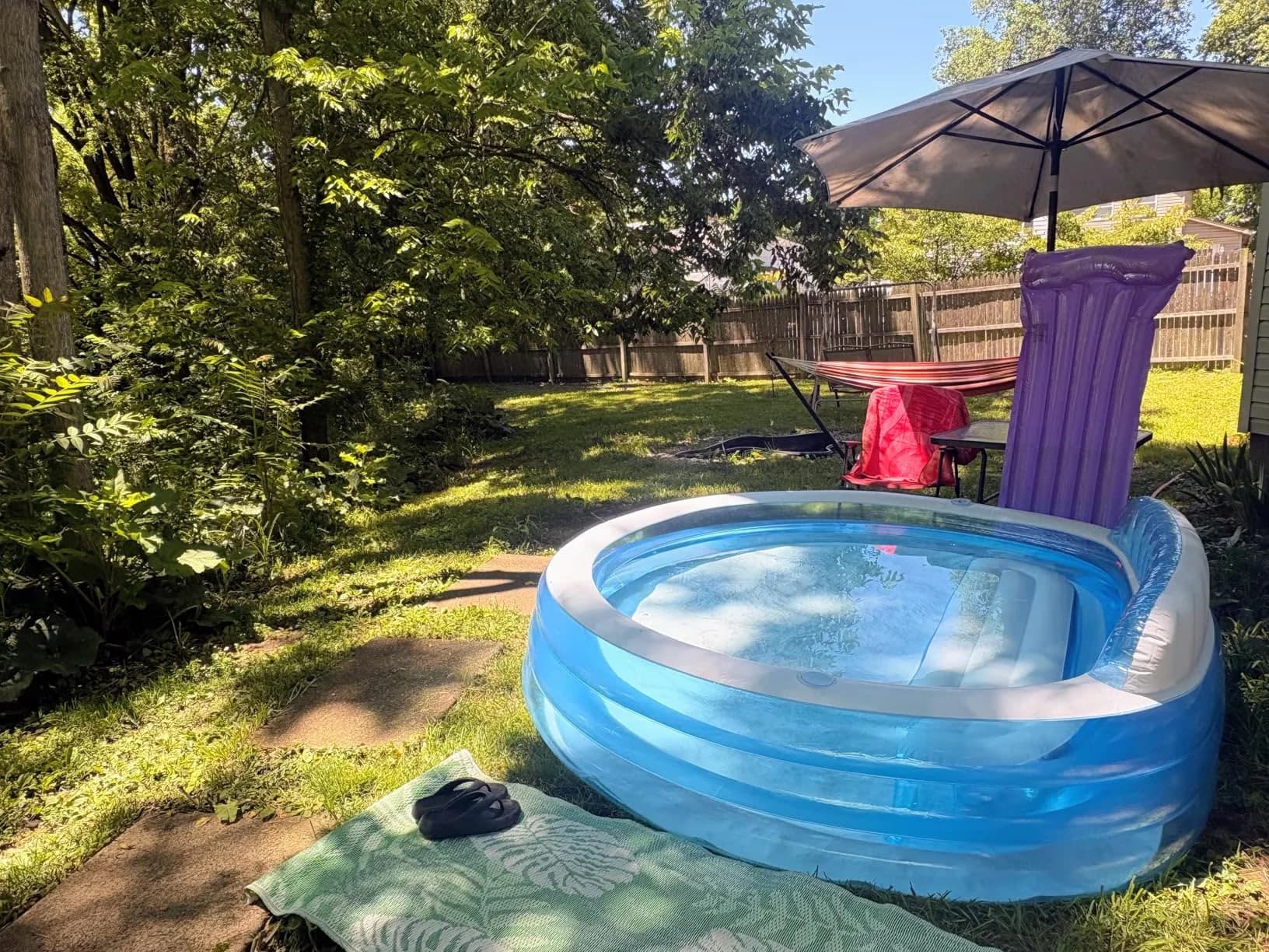Compact Inflatable Pool - Family - Easy to Use Model 3FB581