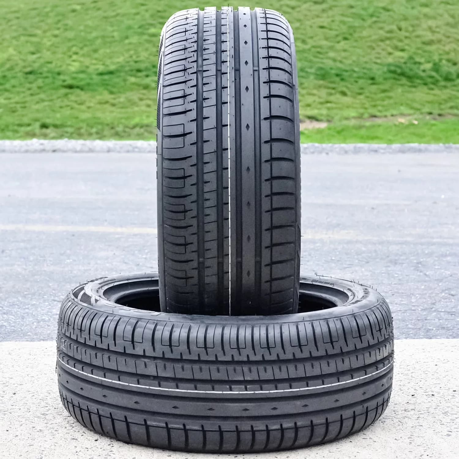 Compact Car Tire with 97W, Low Maintenance, Size: 215/50R18 - 50ZR18 - Built to Last Model C9D8CA