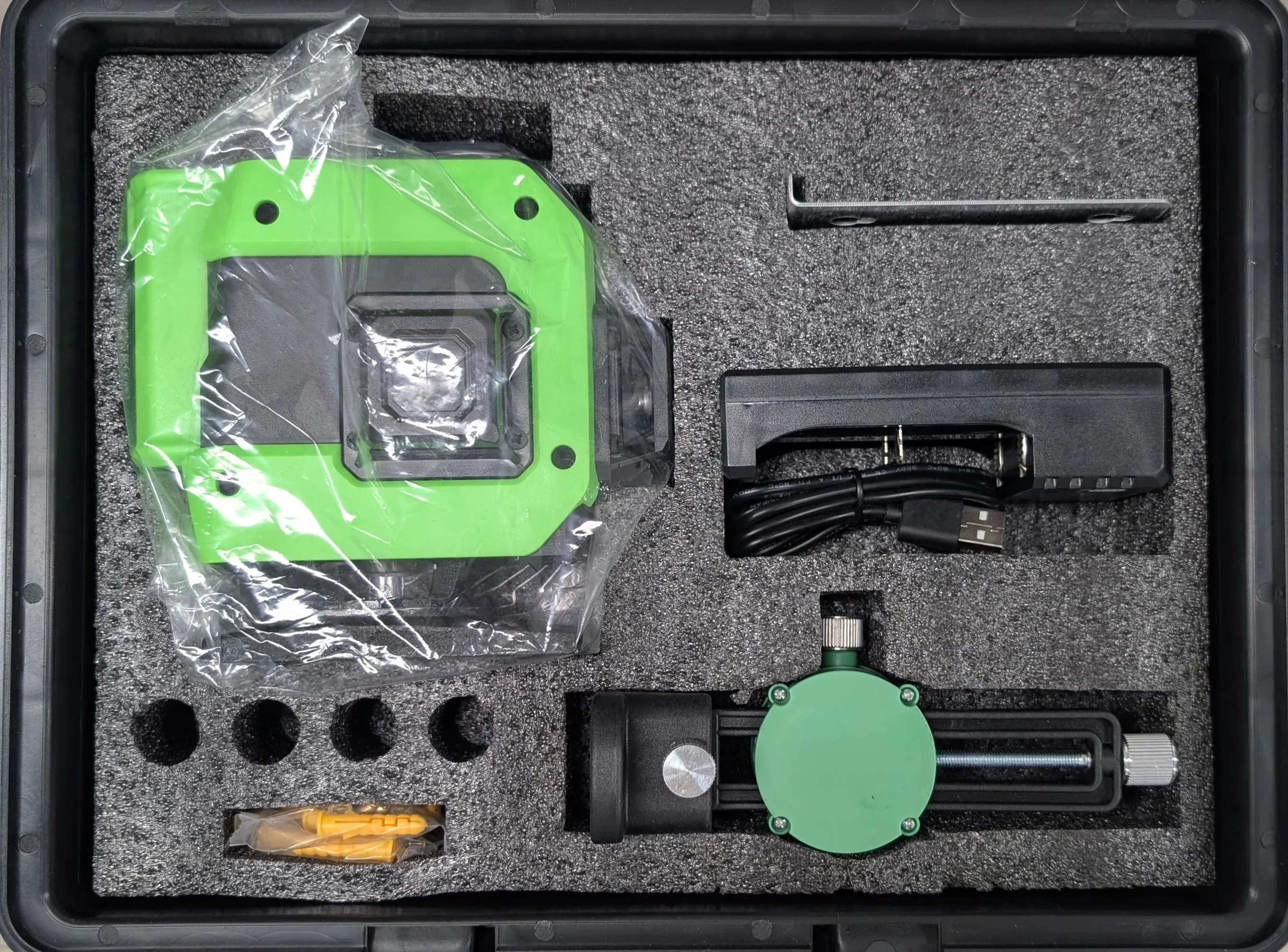 Sleek Measuring Layout with Battery, Easy To Use - Green Plastic, Hard Plastic Model E2B864