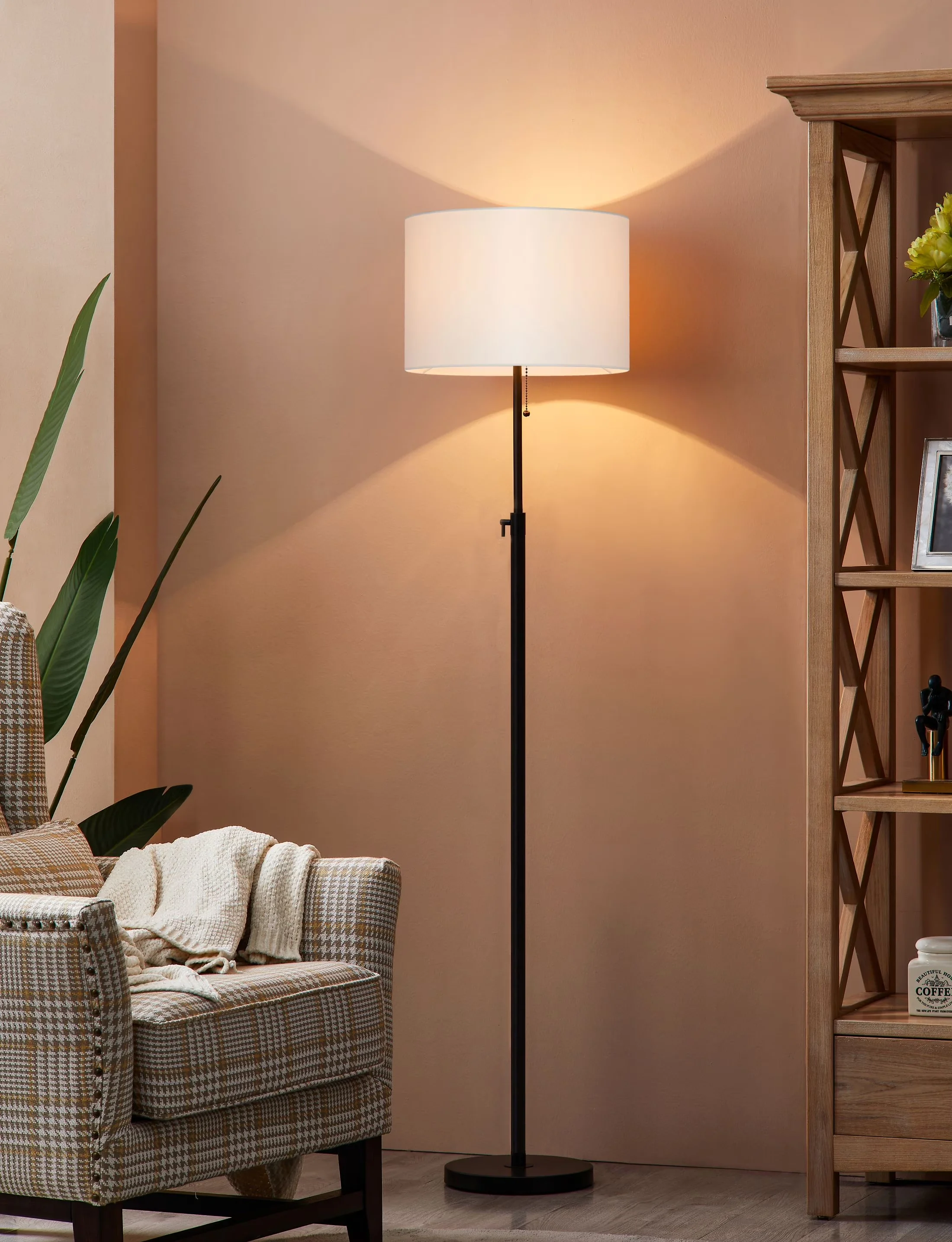 Sleek Floor Lamp with LED, Adjustable Height - Black Metal for Living Room, Office Model C24E71