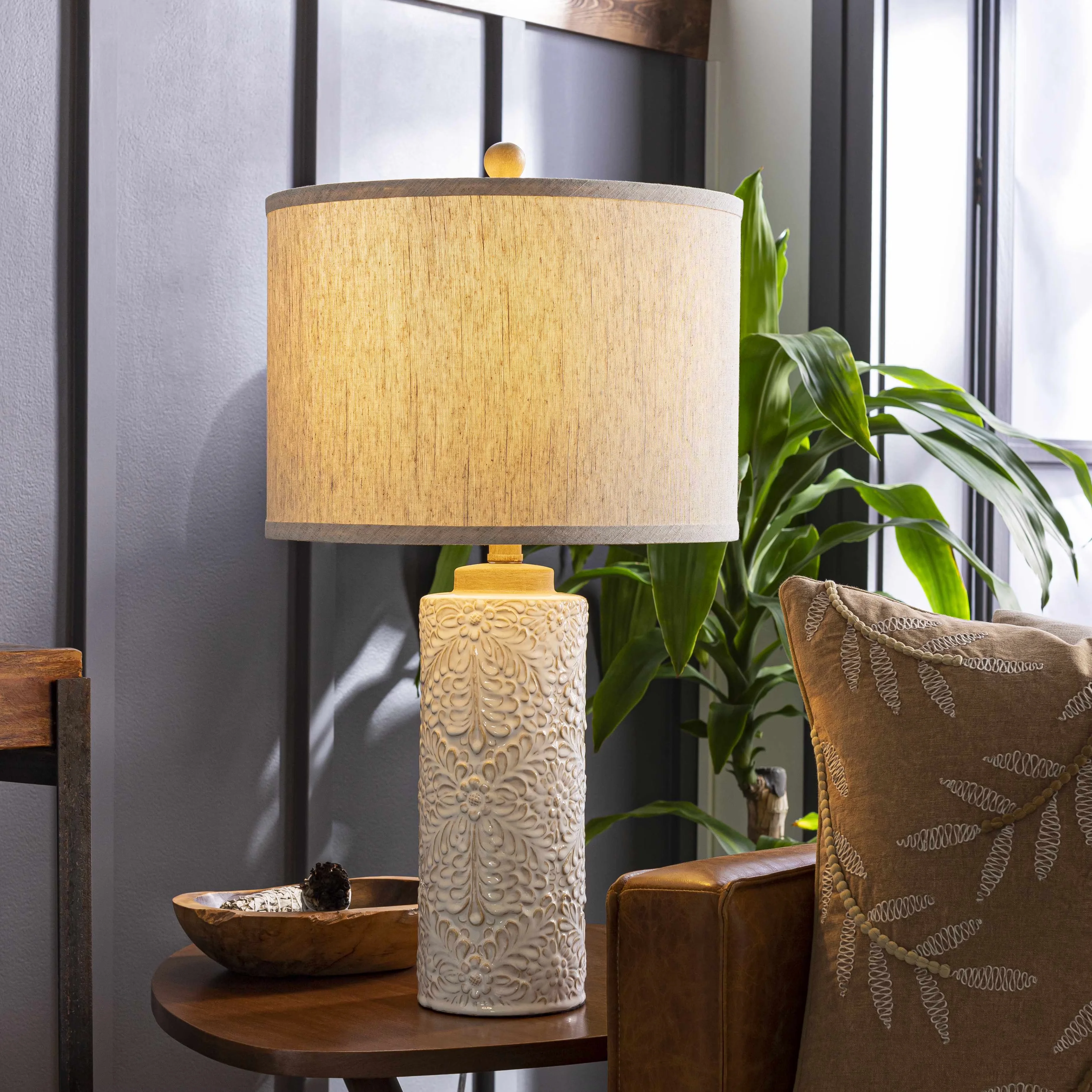 Reliable Lamp with Traditional, Indoor Use Only, Spot clean with mild detergent - Linen Beige Model 359F5E