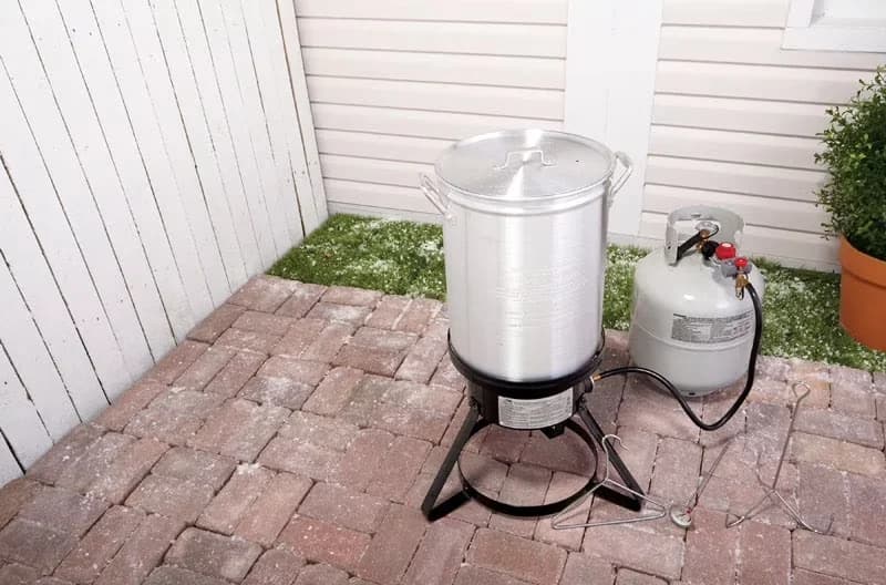 Modern Outdoor Fryer with Handles make moving pot easy, Propane Turkey - Silver Aluminum Model B0083A
