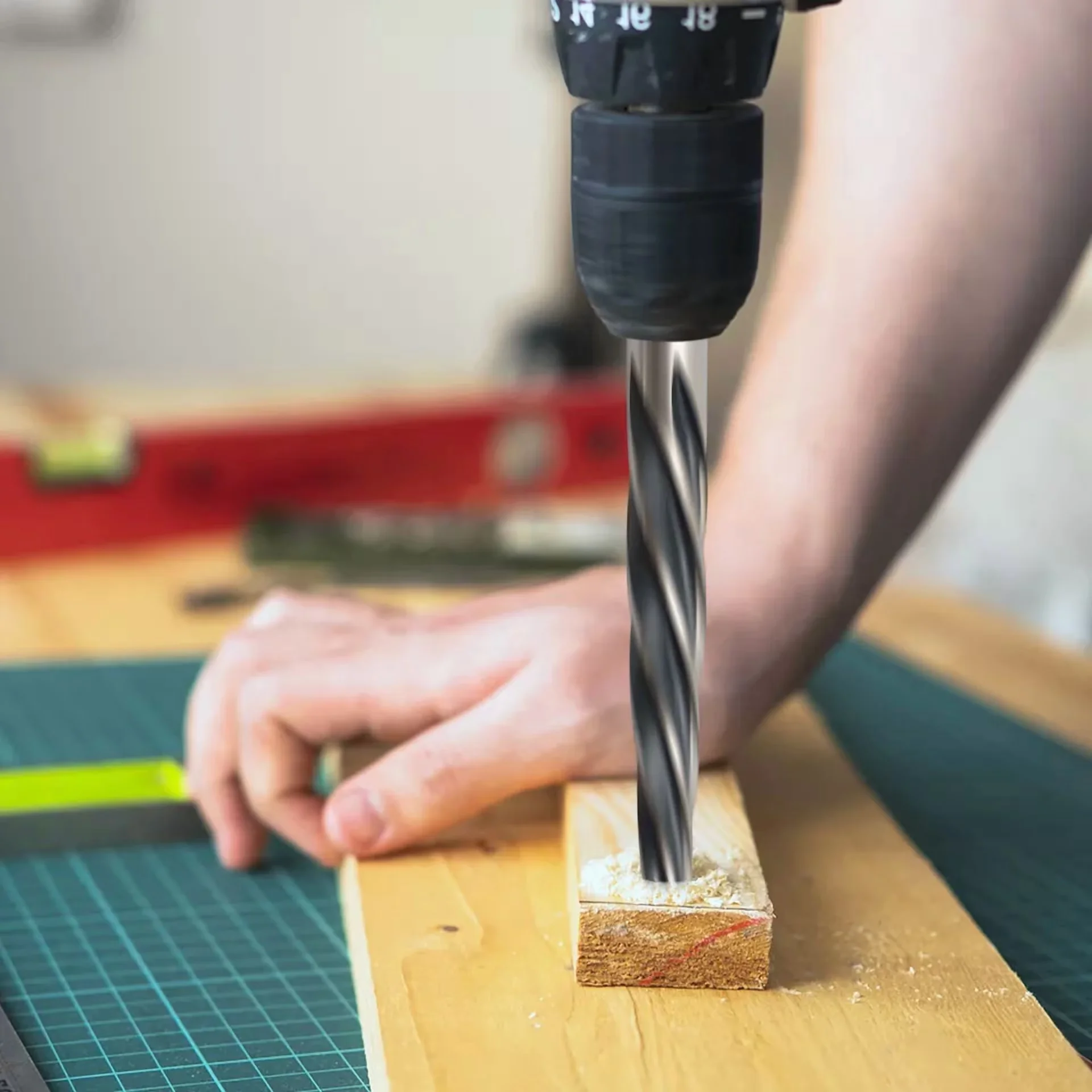 Efficient Power Tool - 7/16 - Space-Saving Design Model 74924C