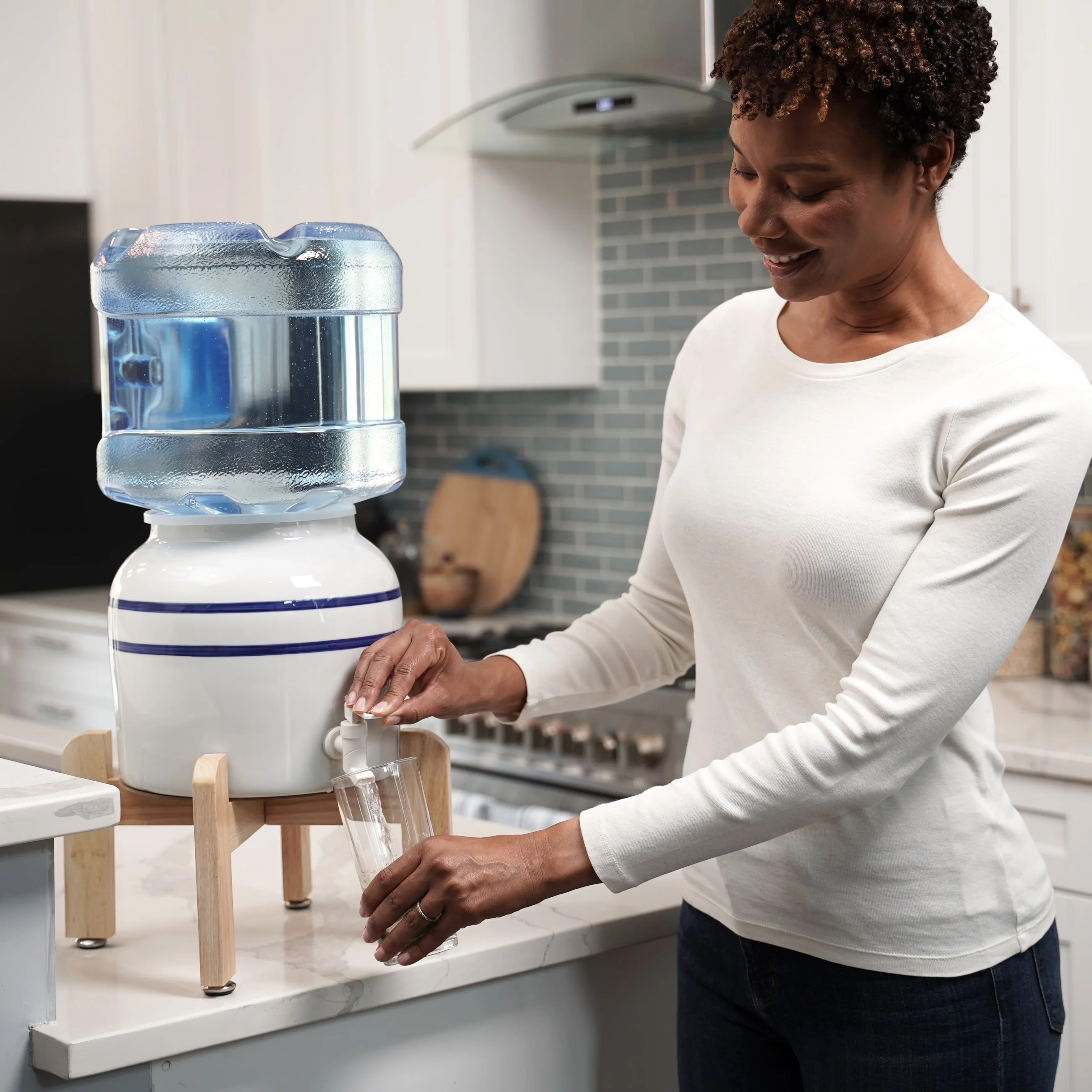 Water Filtration Durable with Dishwasher-safe ceramic body, ® Countertop Dispenser - White Wood Model A029F6