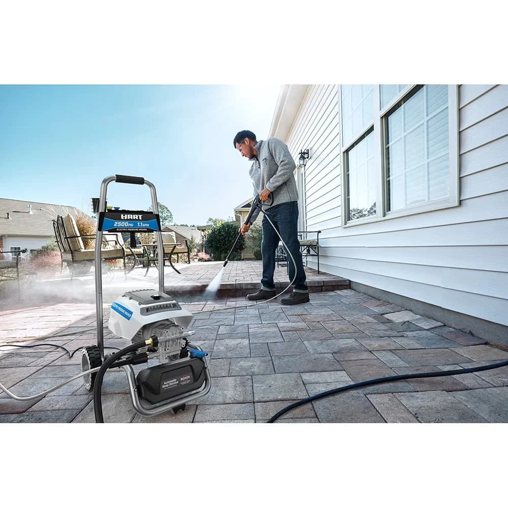 Reliable Pressure Washer with 120V, Interchangeable Wand, 2500 PSI of cleaning power - Model 789B39