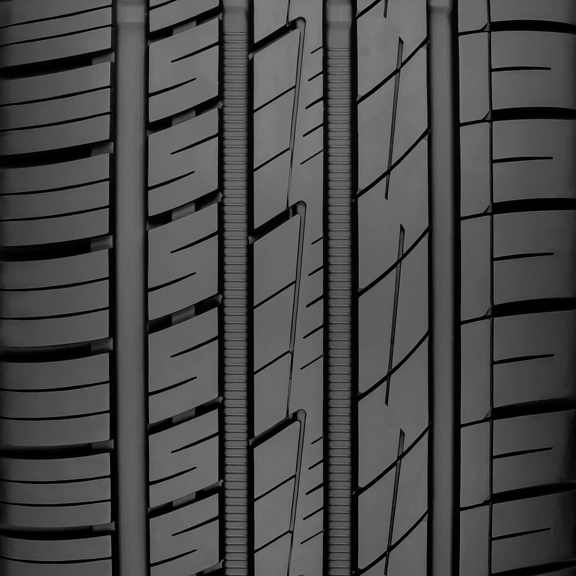 Professional Suv Tire with 99W, Noise Reduction, Durable Construction - AU7 Model E03328