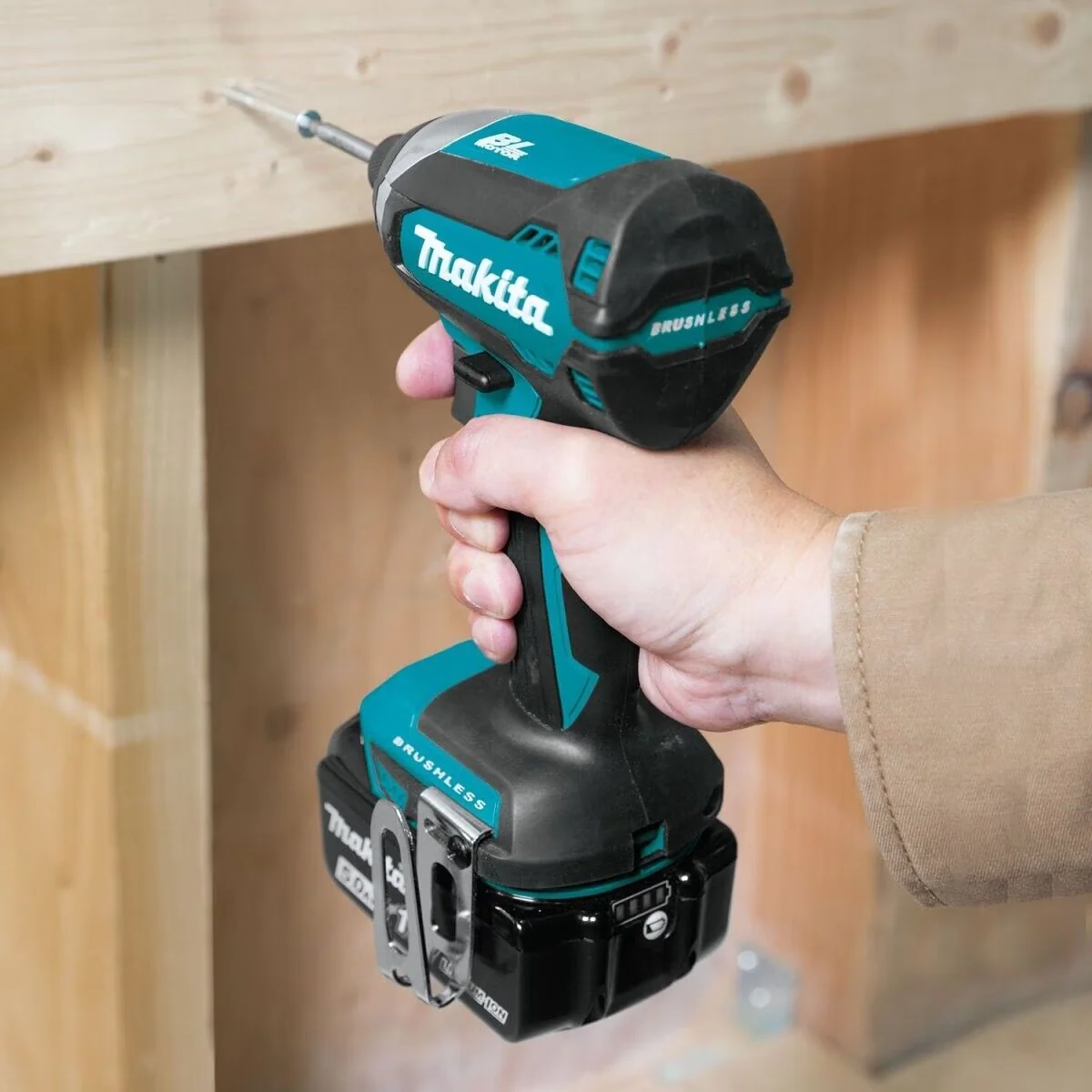 Compact Drills Driver with Battery, 18V - Yellow M - Reliable Performance Model 0783BD