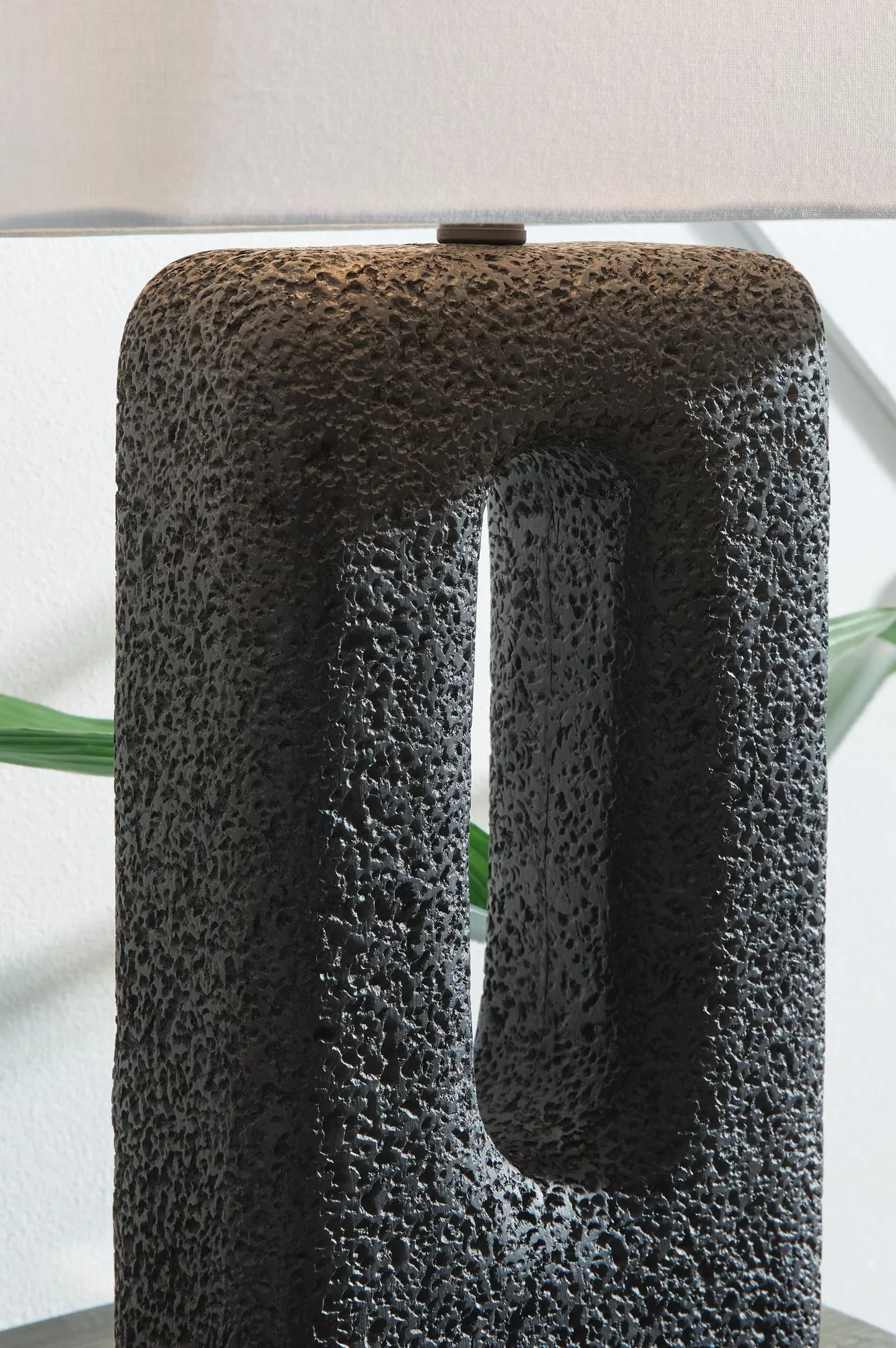 Table Lamp Innovative with Incandescent, Accent Lamps, Energy Efficient - Black Resin Model 6A4B04