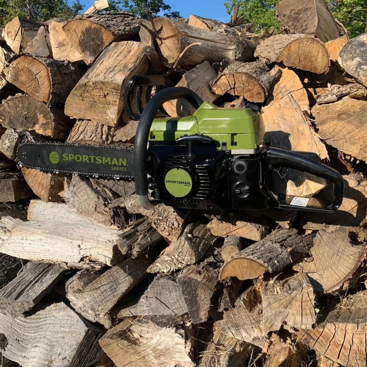 Chainsaw Efficient with Anti-Vibration, 20 in. 52 CC Gas 2-Stroke Rear Handle - Multicolor Model 7A3523
