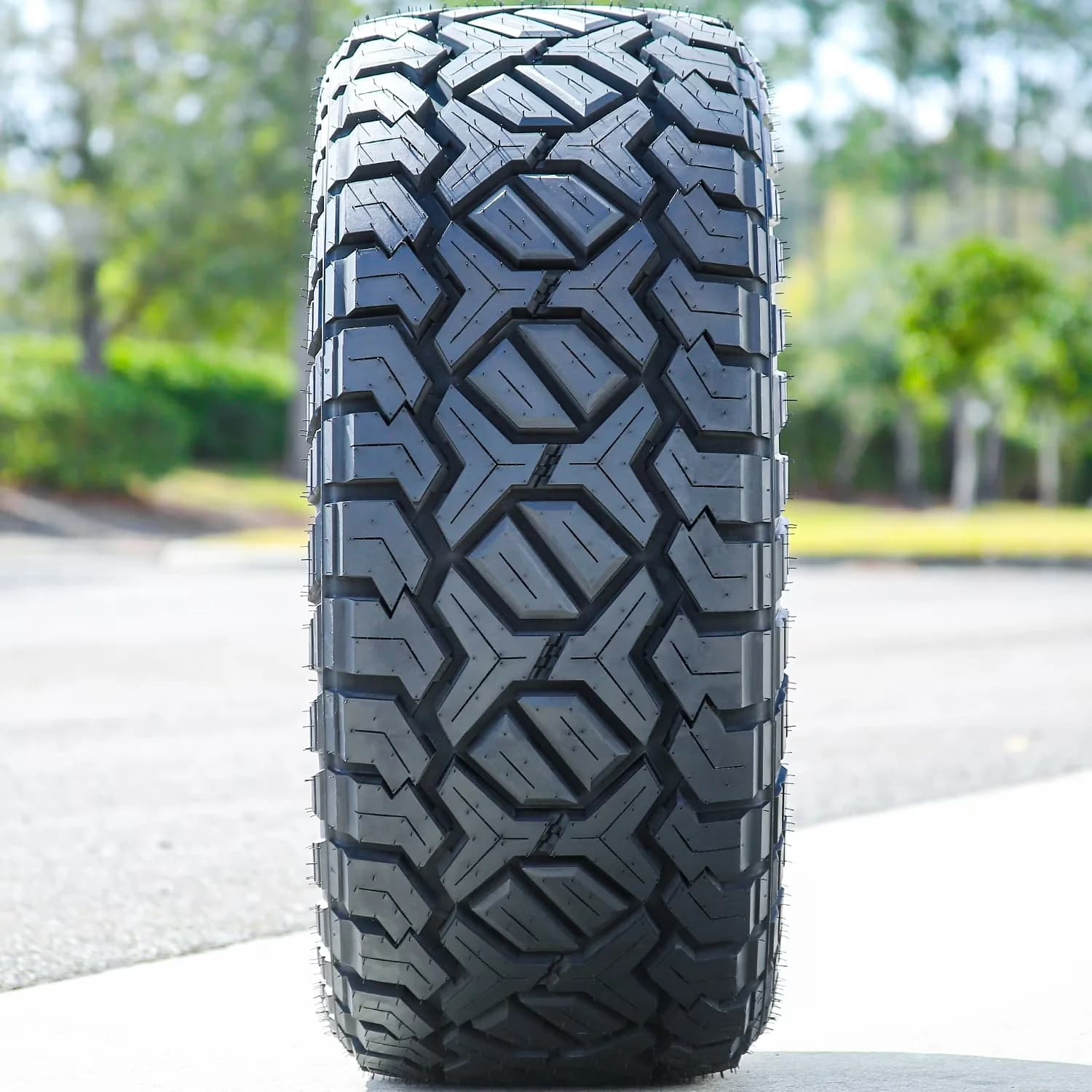 Suv Tire Modern with Wet Or Dry, Low Maintenance, All-Weather - 60R20 - Easy to Use Model 366D57