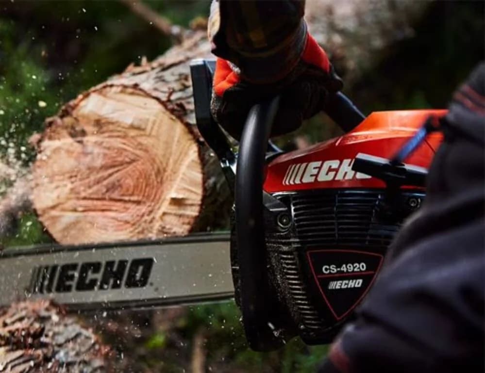 Essential Chainsaw with Automatic Chain Oiler, Lightweight design at 269.0 ounces - Model 38D542
