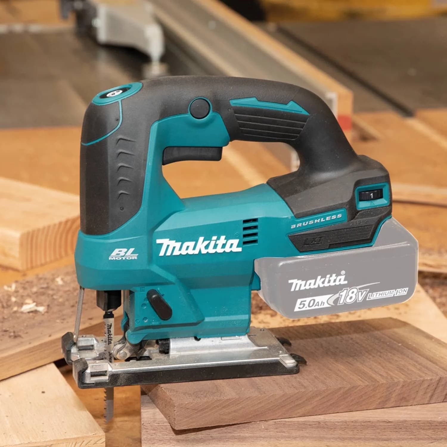 Durable Power Saw with Battery, 18V, Variable Speed - XVJ04Z - Contemporary Style Model 8F516E