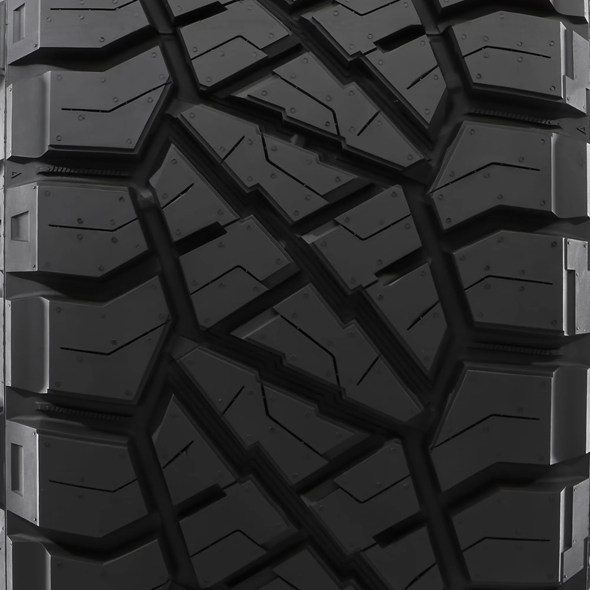 Stylish Suv Tire with Fits Multiple Makes And Models, Sidewall style: Black Sidewall - Model 3EC6FE