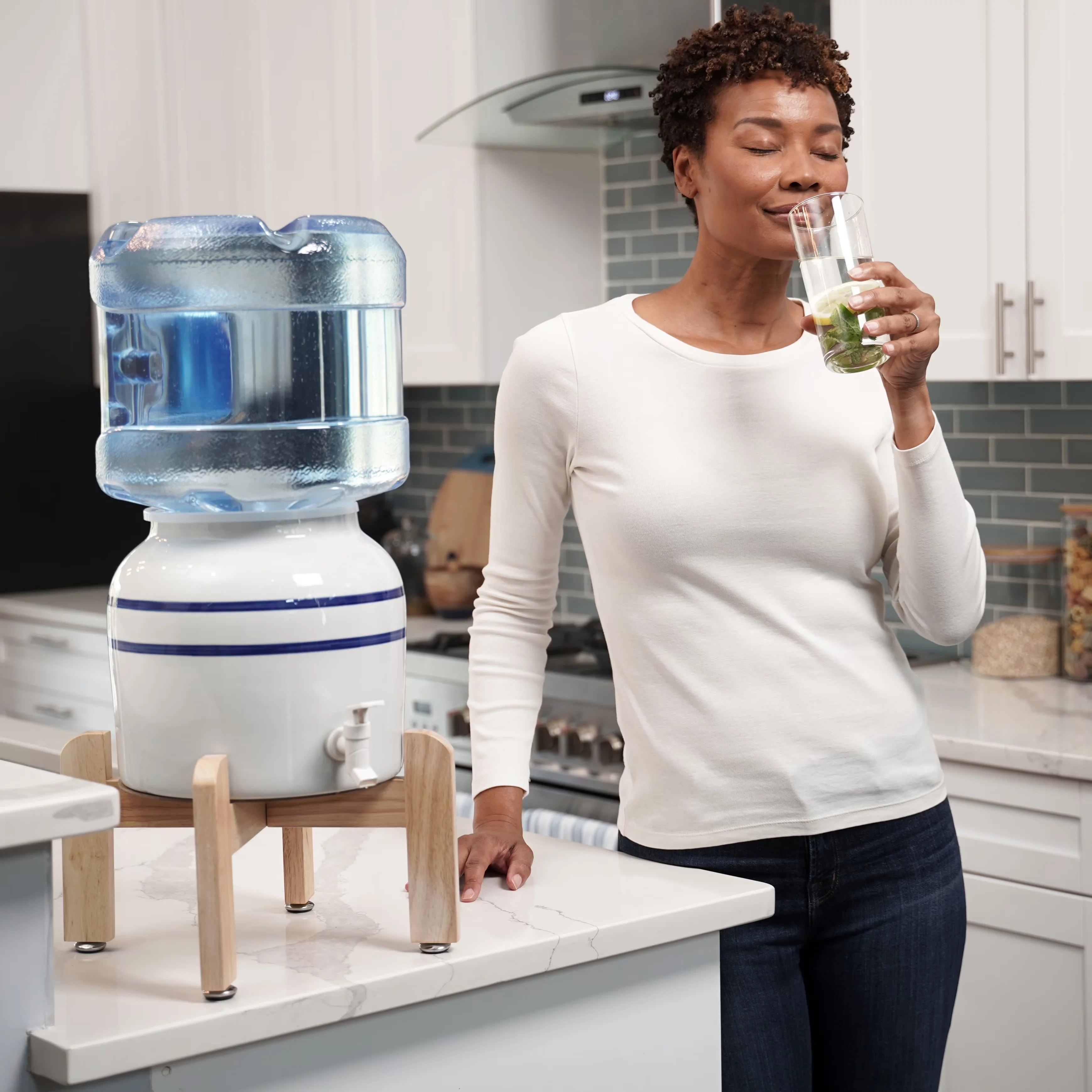 Water Filtration Durable with Dishwasher-safe ceramic body, ® Countertop Dispenser - White Wood Model A029F6