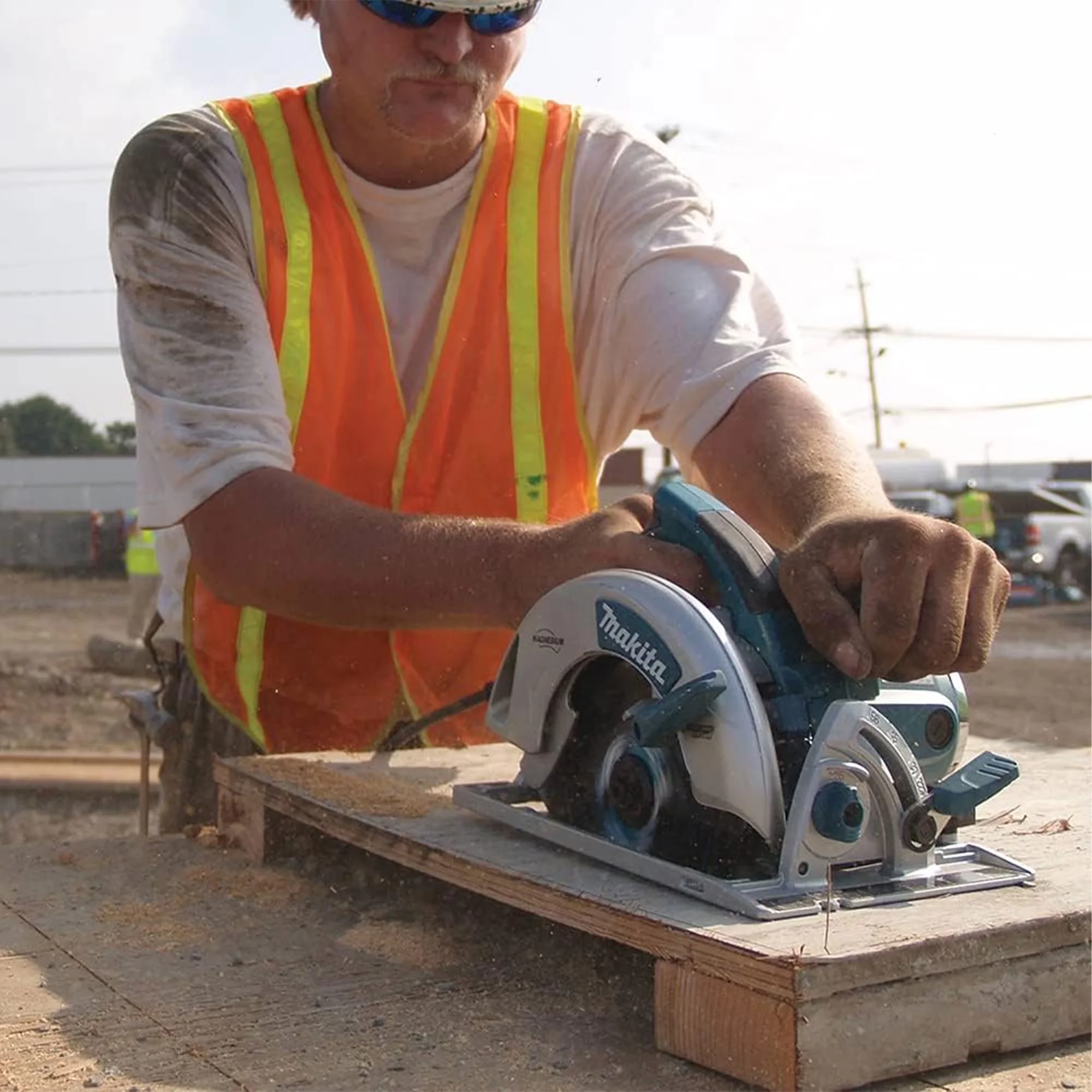 Quality Power Saw with Lightweight, 7-1/4" Magnesium Circular - Black - Residential Grade Model 42650C