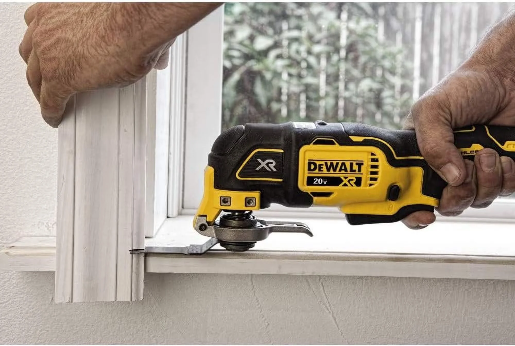 Durable Woodworking with Battery, 20V, 20V Max XR Oscillating Multi-Tool - Yellow Model 8BF862