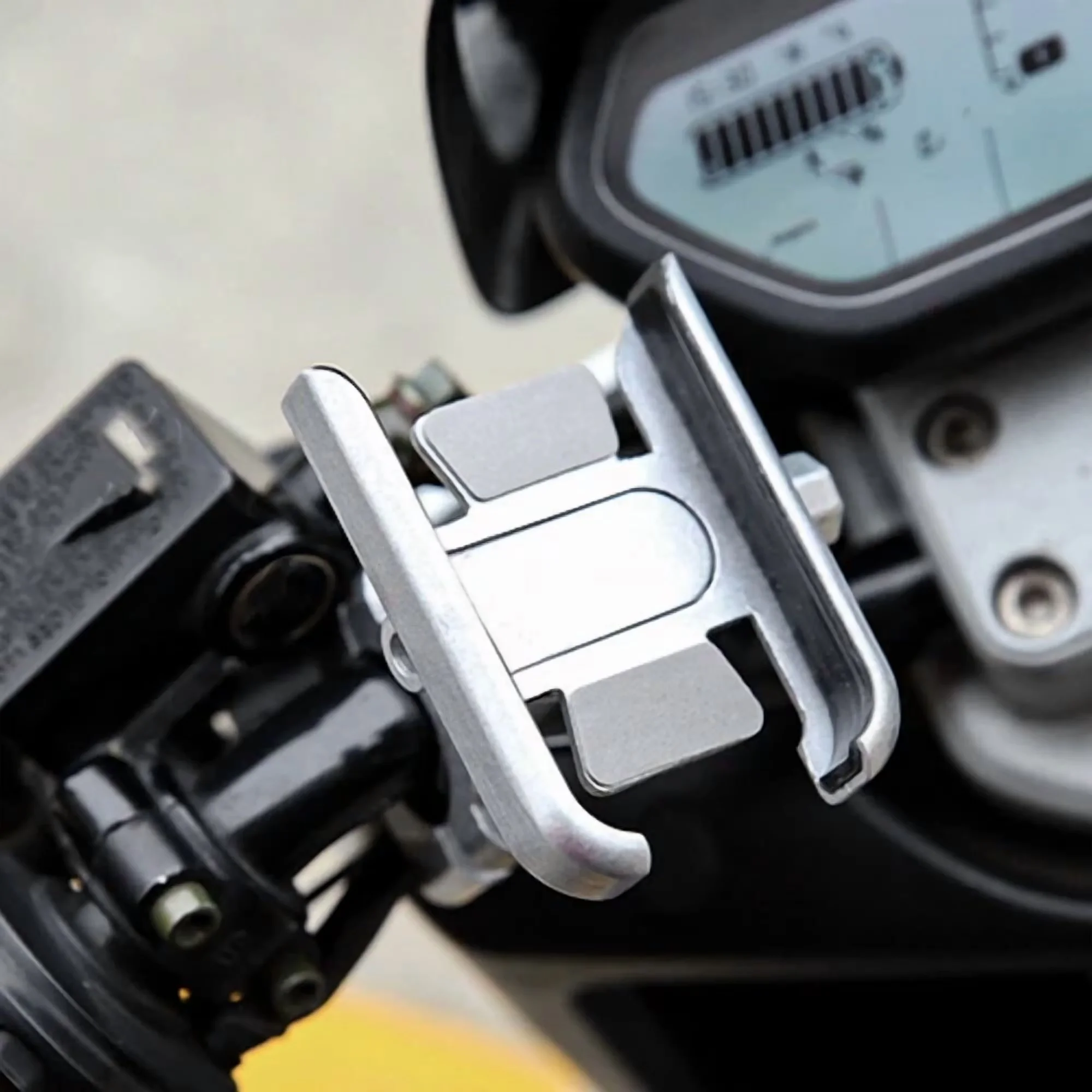Efficient Home Gym with 360 Degree Rotation, 360° Motorcycle Phone Holder Suitable - Model 064640