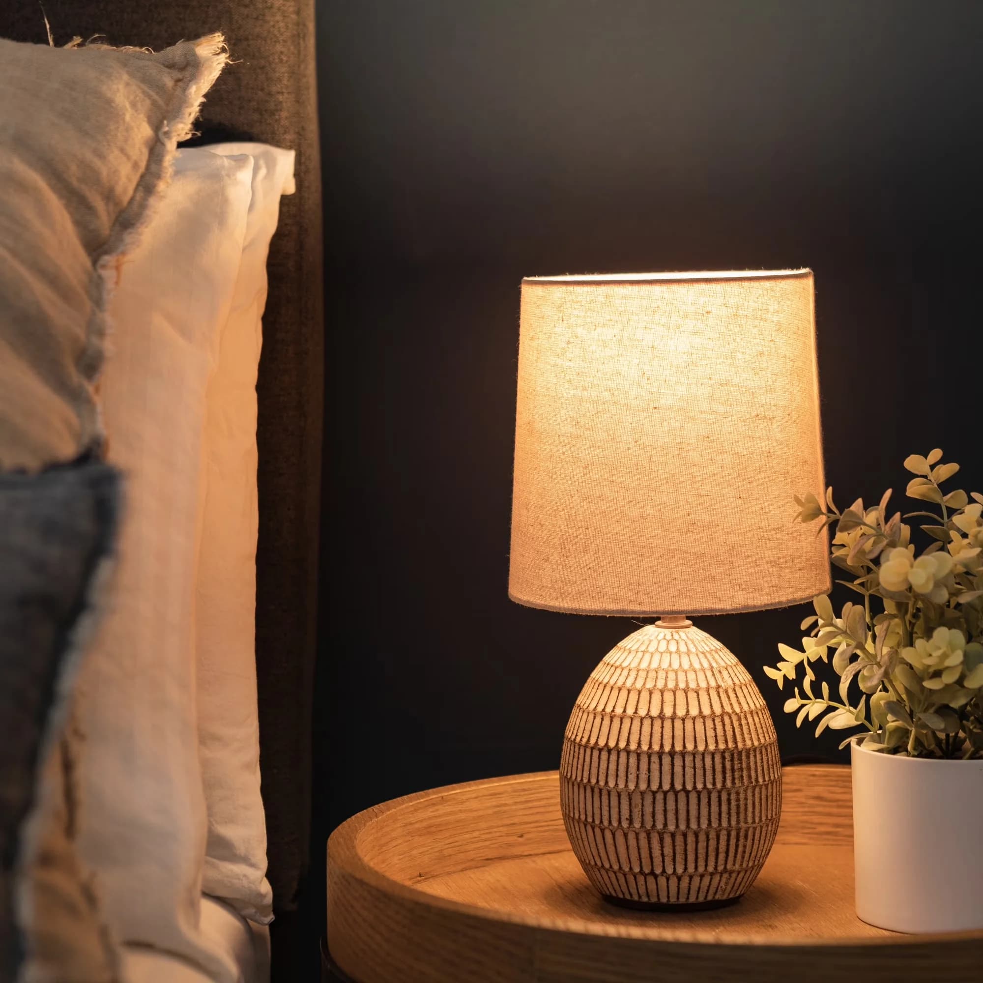 Innovative Lamp with Incandescent, Bohemian, Small Table - Beige Ceramic Model DF4553