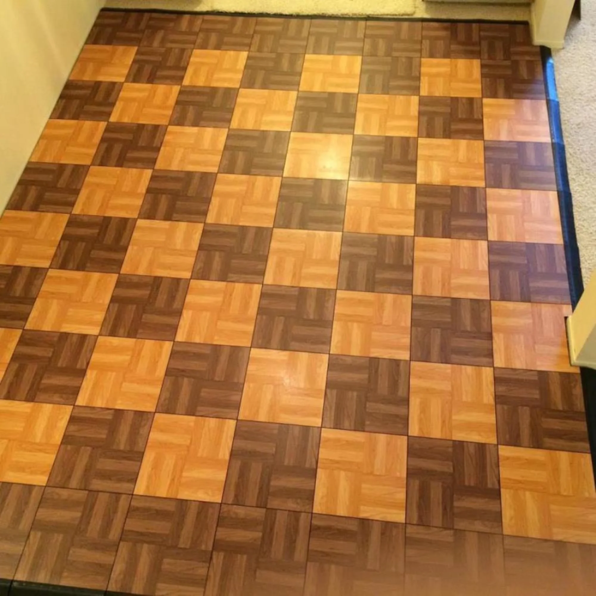 Classic Grey Vinyl Flooring Vinyl Plank Flooring with Interlocking, Female - Laminate Black Model 34EDDE
