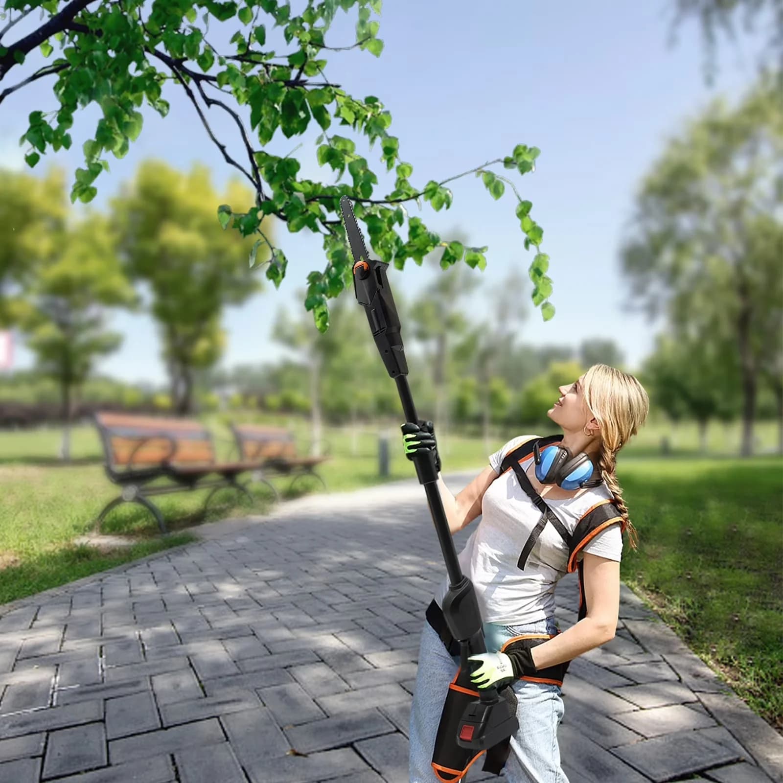 Stylish Pole Saw with Battery, 552W, Variable Speed - Black - Essential Collection Model 1E3252