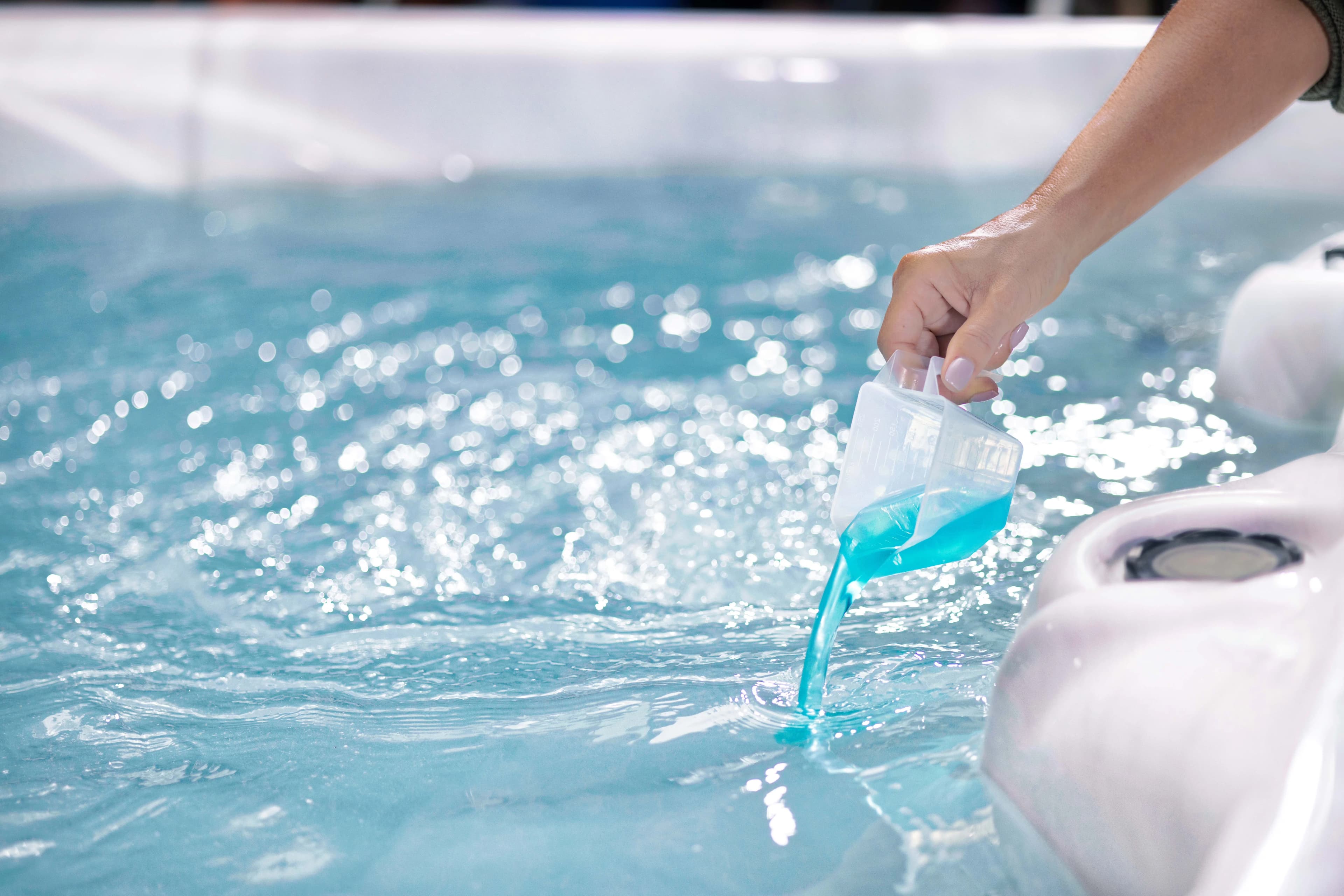 Classic Hot Tub with Pool Chemical Type softens water, 2 lb Form. Recommended use, Form reduces spa maintenance - Model 2E0B2B