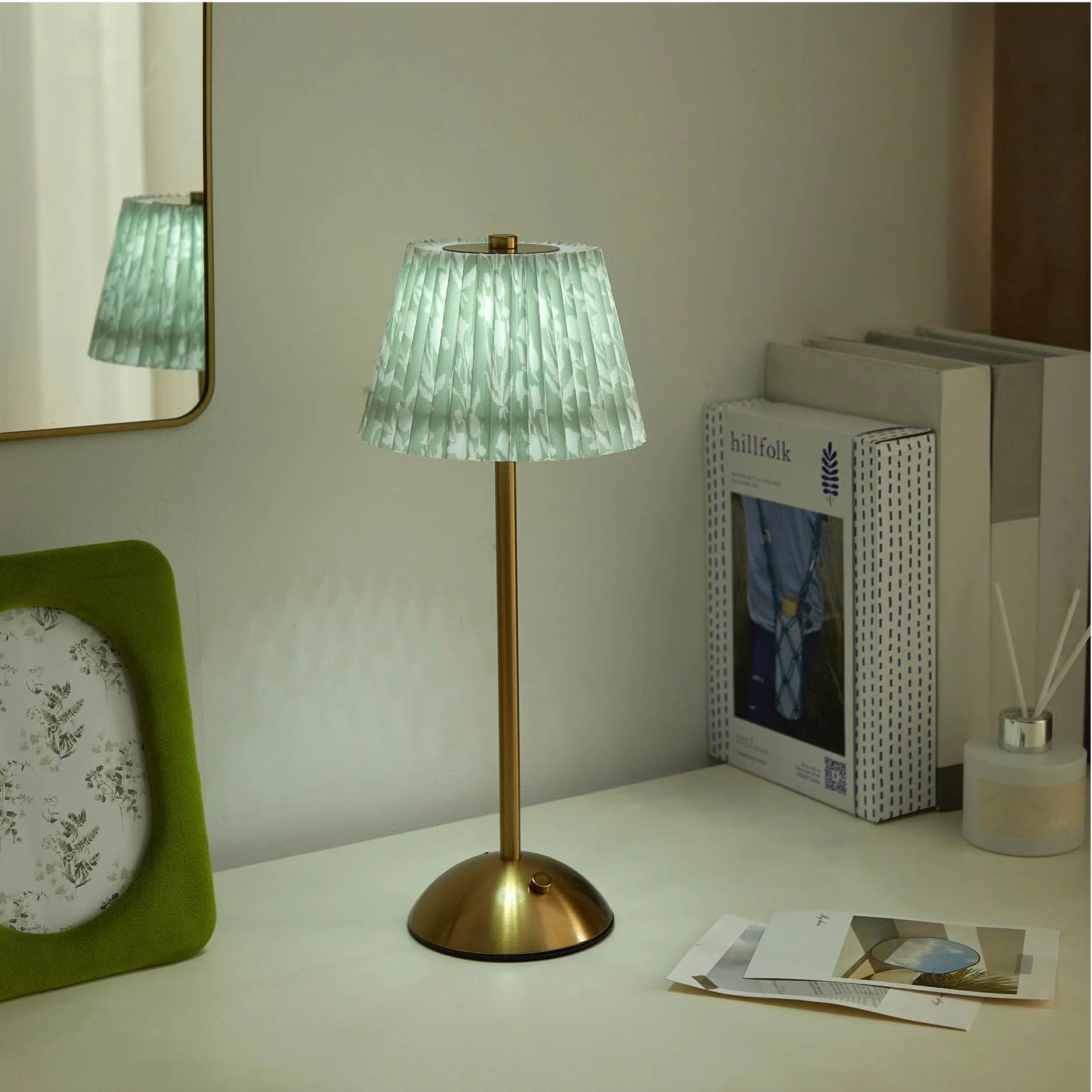 Premium Lamp with LED, Battery, Accent Lamps - Green Metal - Ergonomic Design Model 137E64