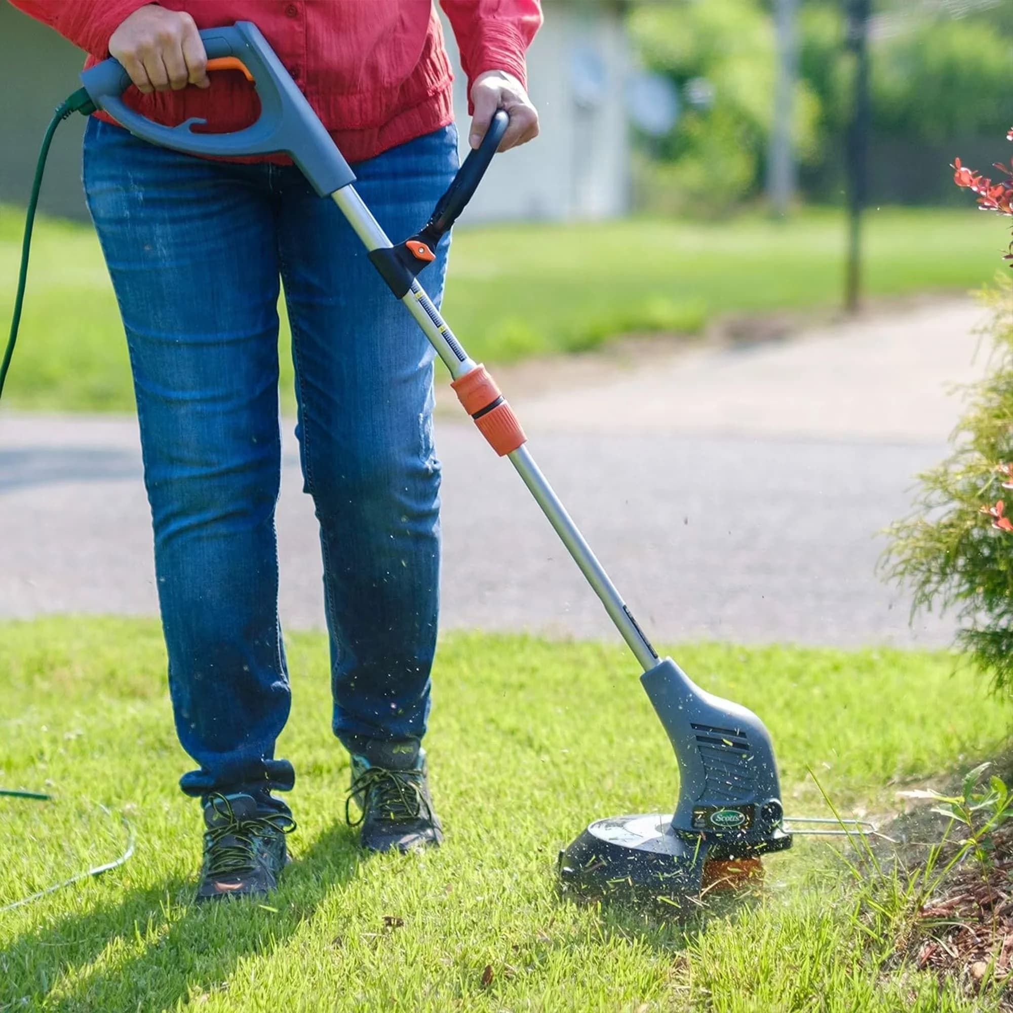 String Trimmer Essential with Automatic Line Feed, Color: Black - Black Model BFF070