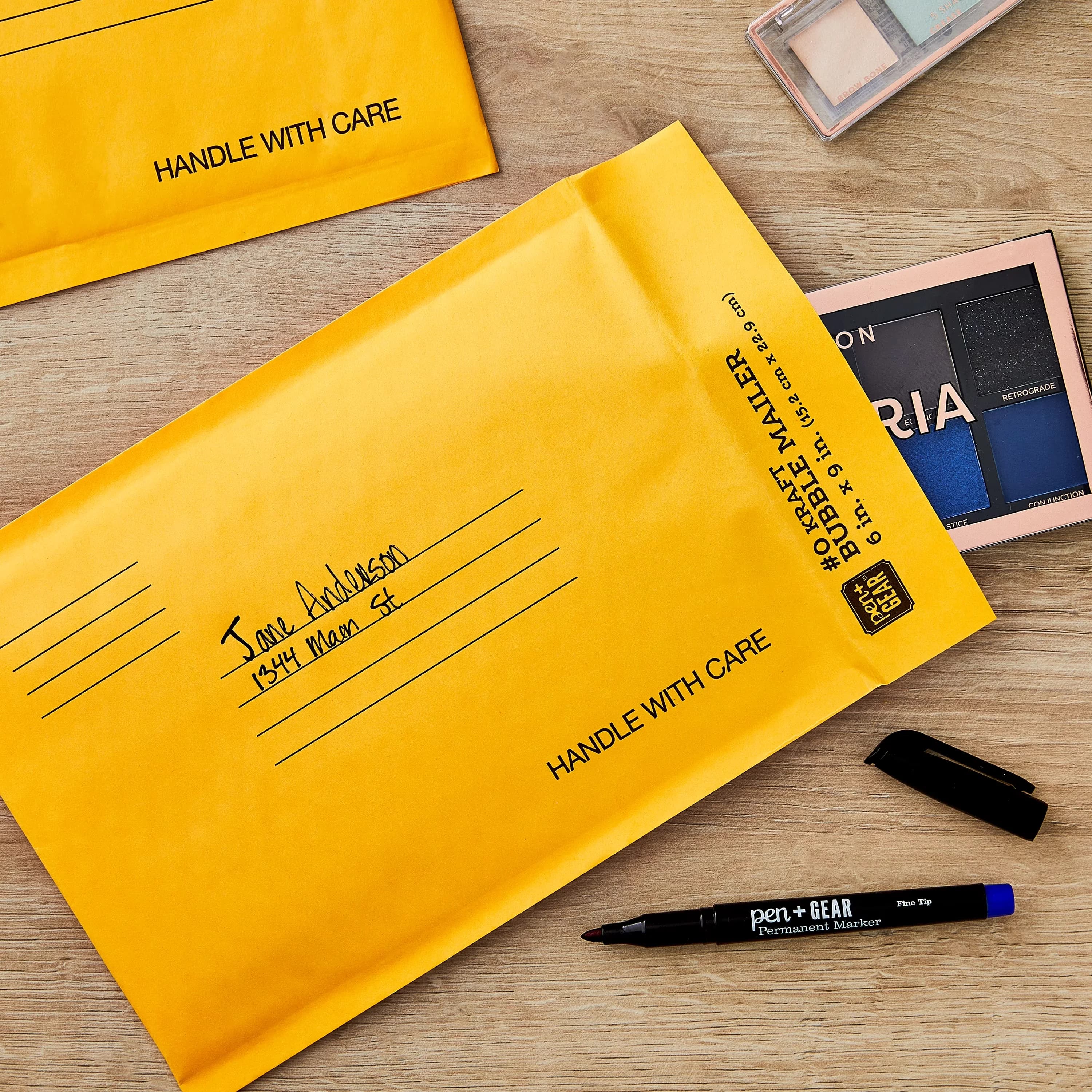 Stylish Moving with Self-Sealing #0 Kraft Bubble Mailers, 6" x 9" - Recyled Paper #0 (6" x 9") Model E97525
