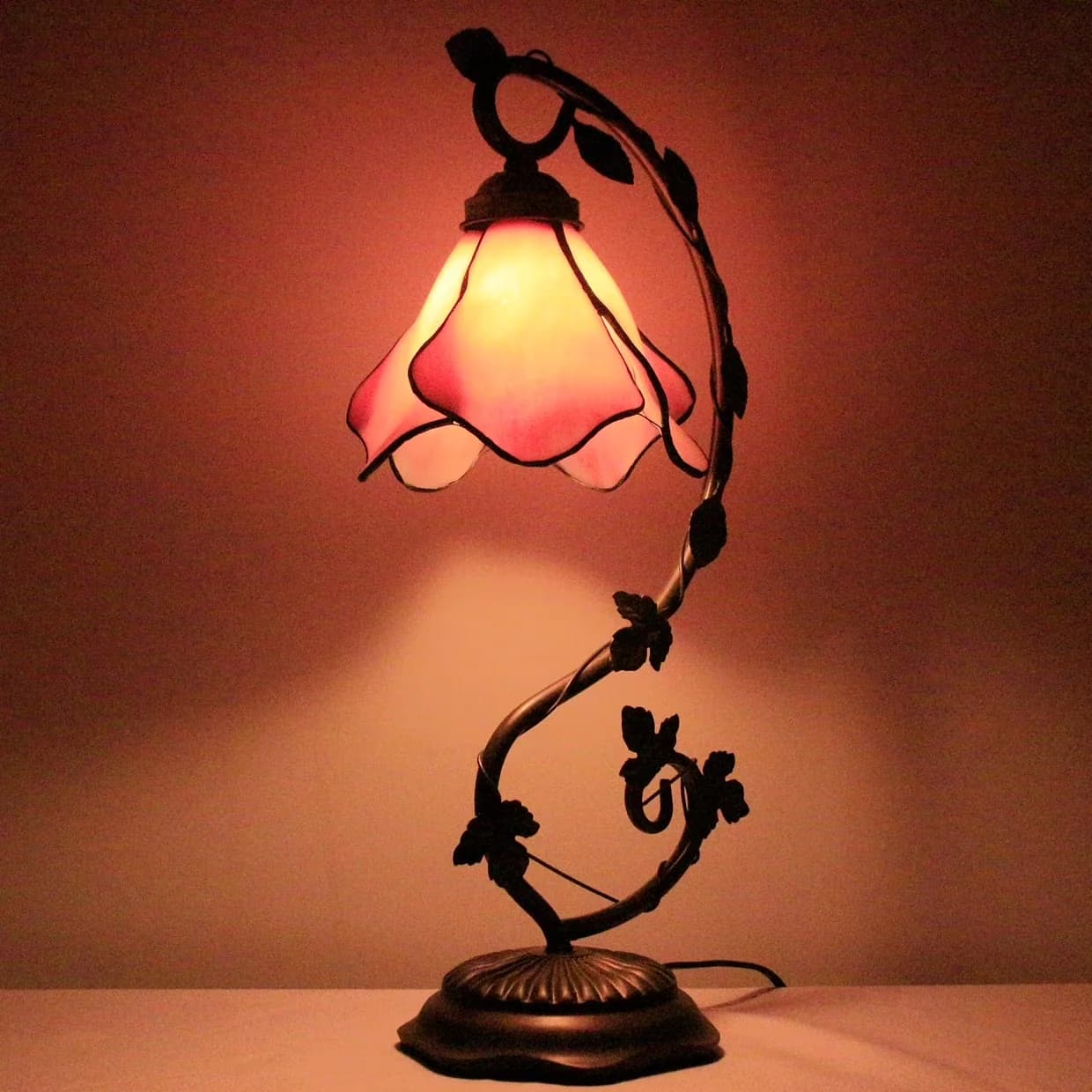 Table Lamp Premium with LED, Standard Lamps, Tiffany - Pink Zinc Victorian Model A1FF96
