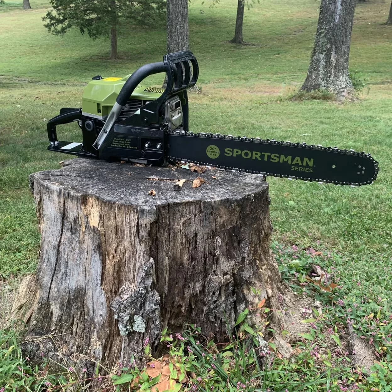 Chainsaw Efficient with Anti-Vibration, 20 in. 52 CC Gas 2-Stroke Rear Handle - Multicolor Model 7A3523