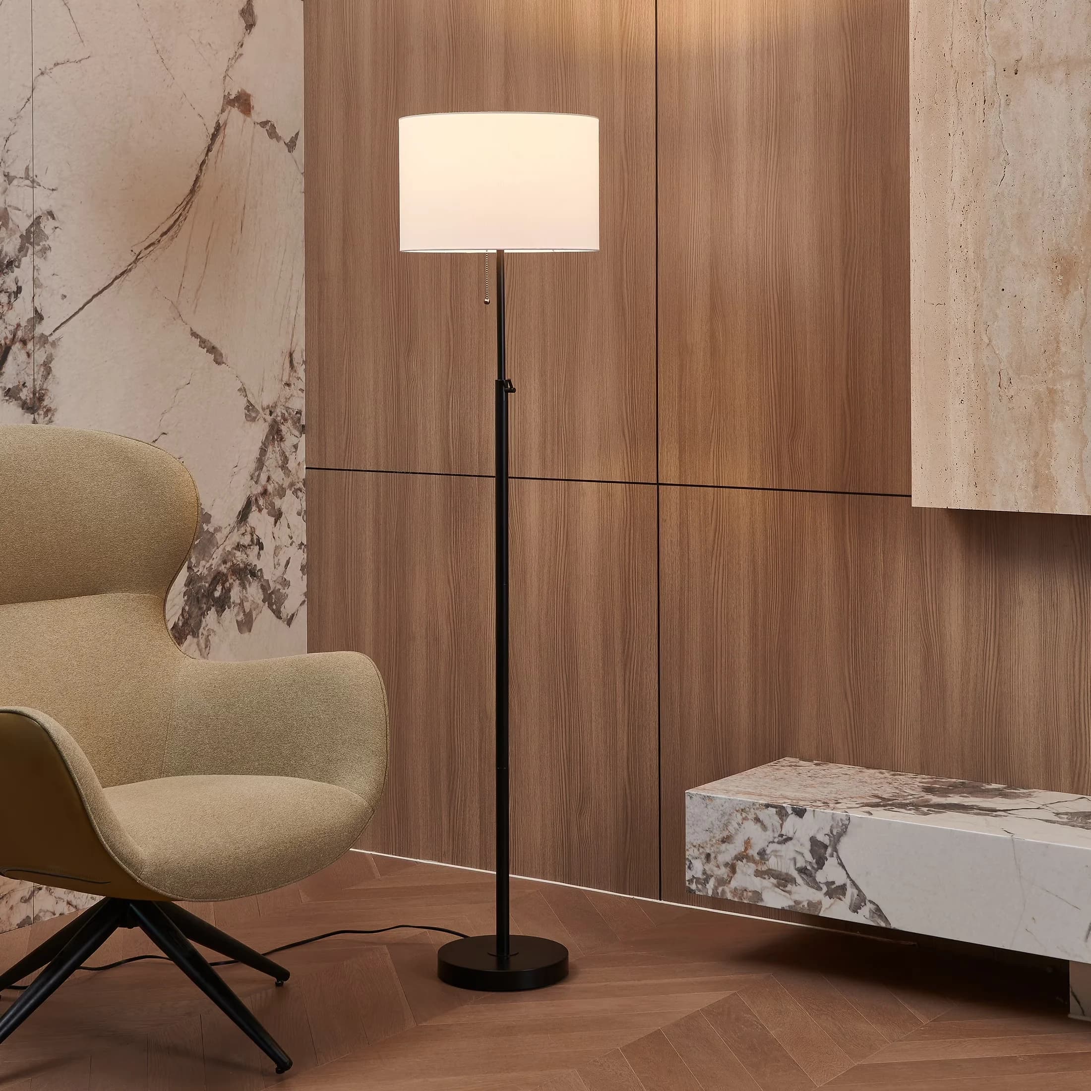 Sleek Floor Lamp with LED, Adjustable Height - Black Metal for Living Room, Office Model C24E71
